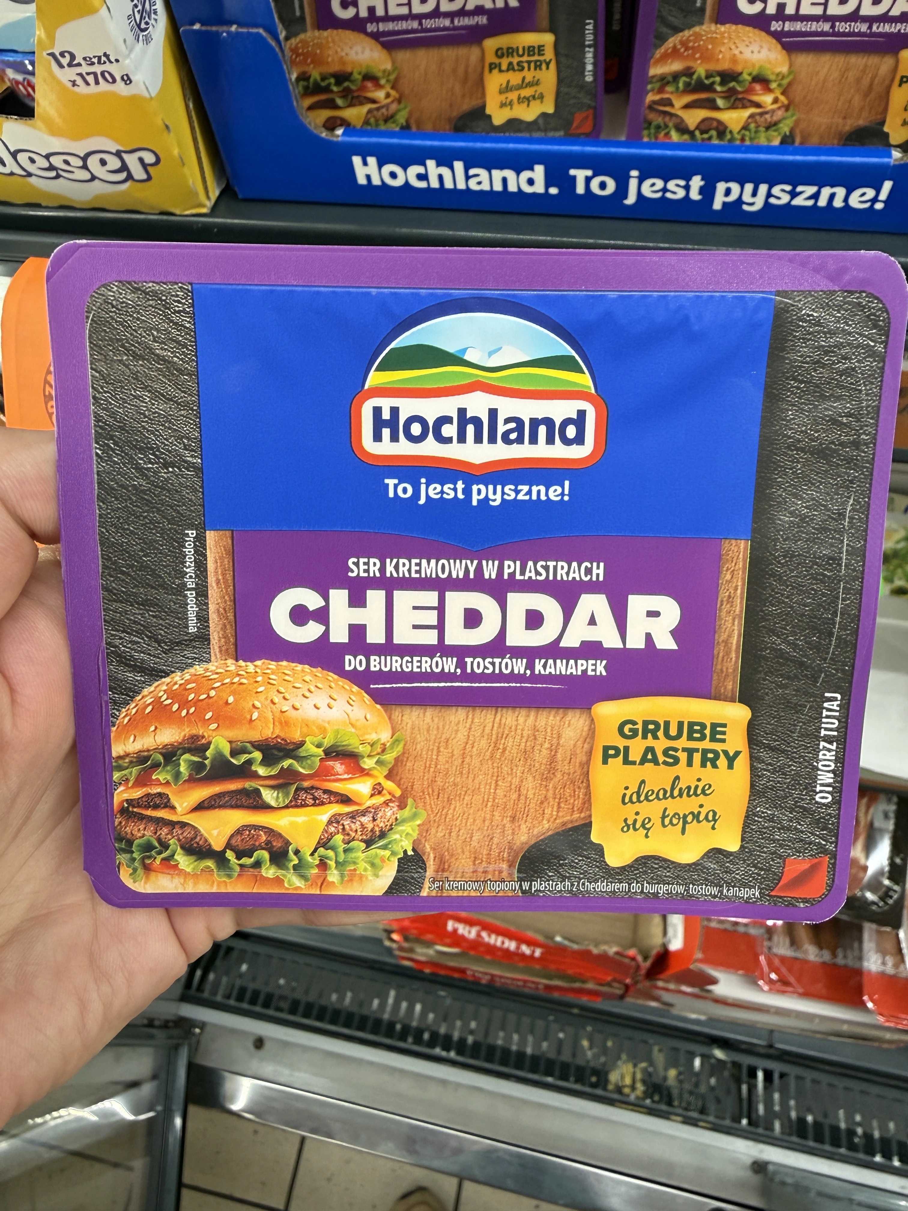Hochland Ser kremowy w plastrach Cheddar Grube Plastry | 150g
