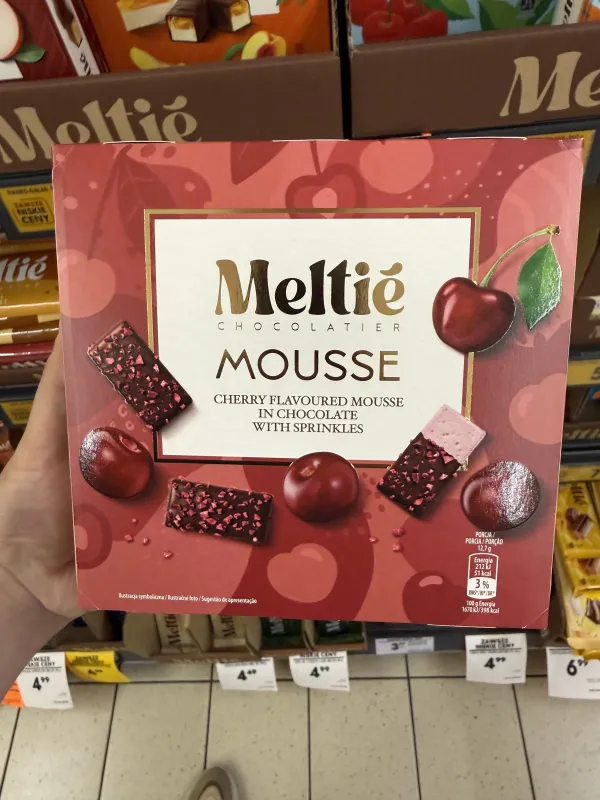 Meltié Chocolatier Mousse / Cherry Flavoured Mousse in Chocolate with Sprinkles | 380g