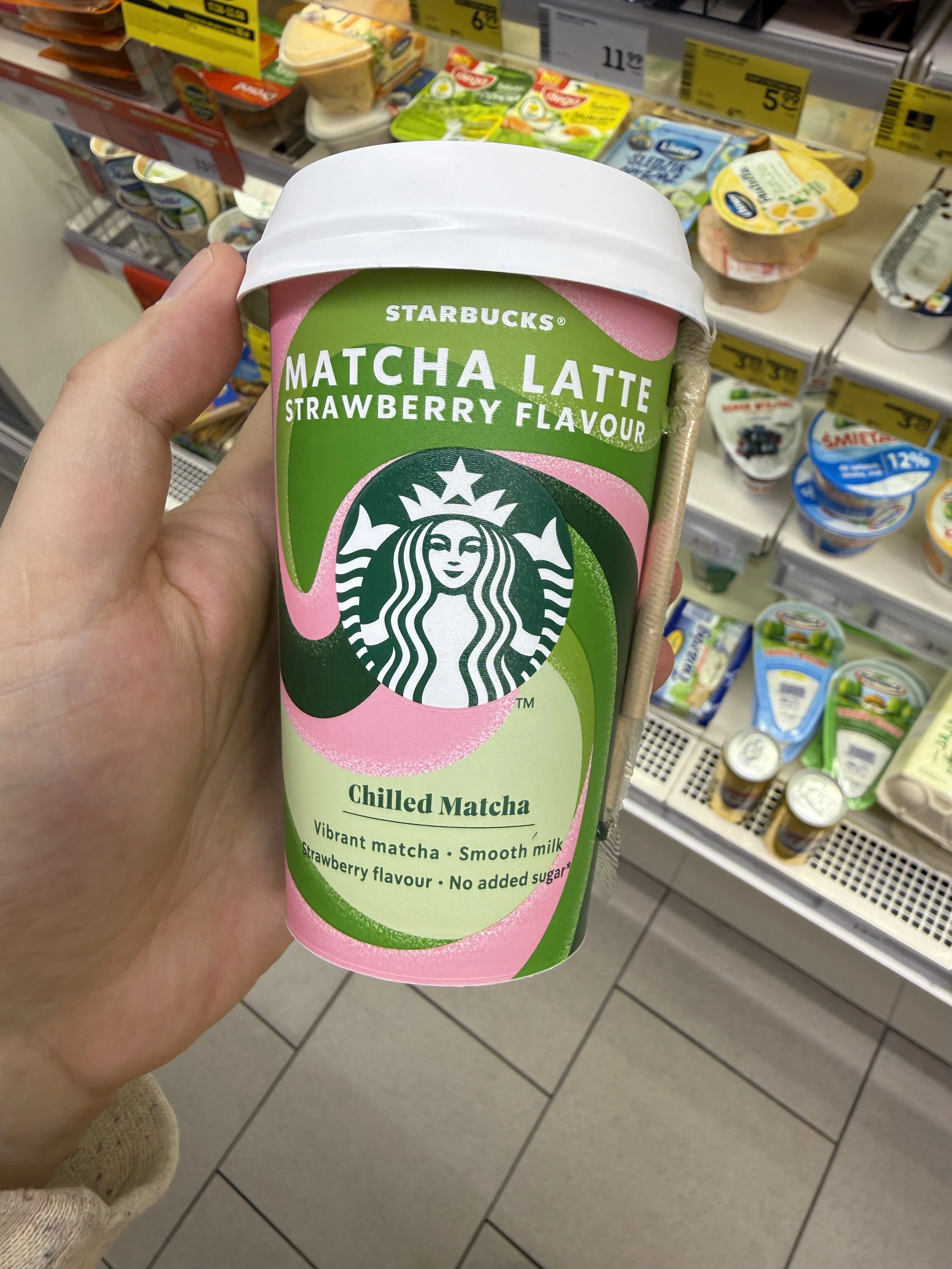 Starbucks Matcha Latte Strawberry Flavour | 220ml