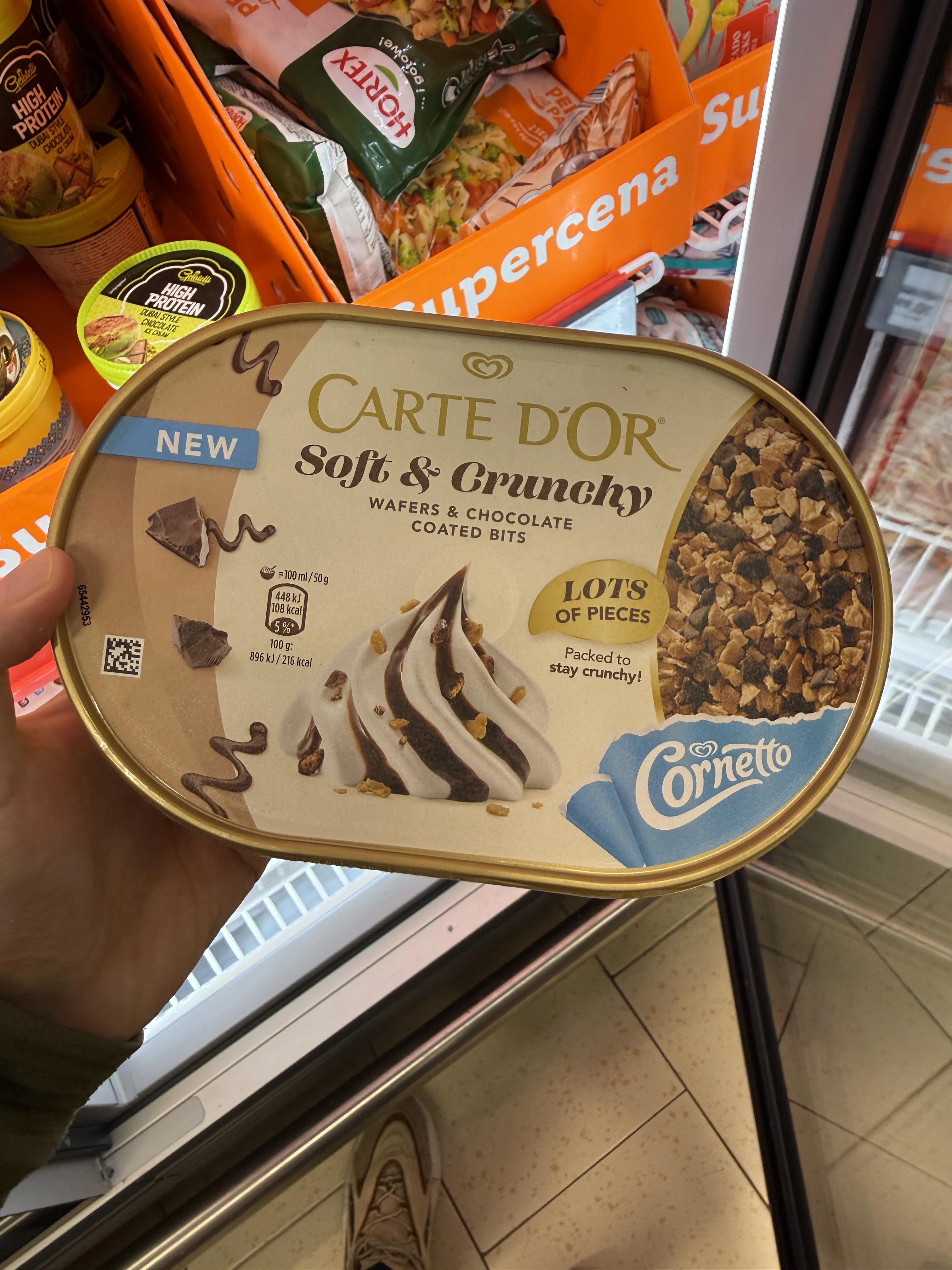 Carte D’Or Soft & Crunchy Wafers & Chocolate Coated Bits | 750ml / 373g