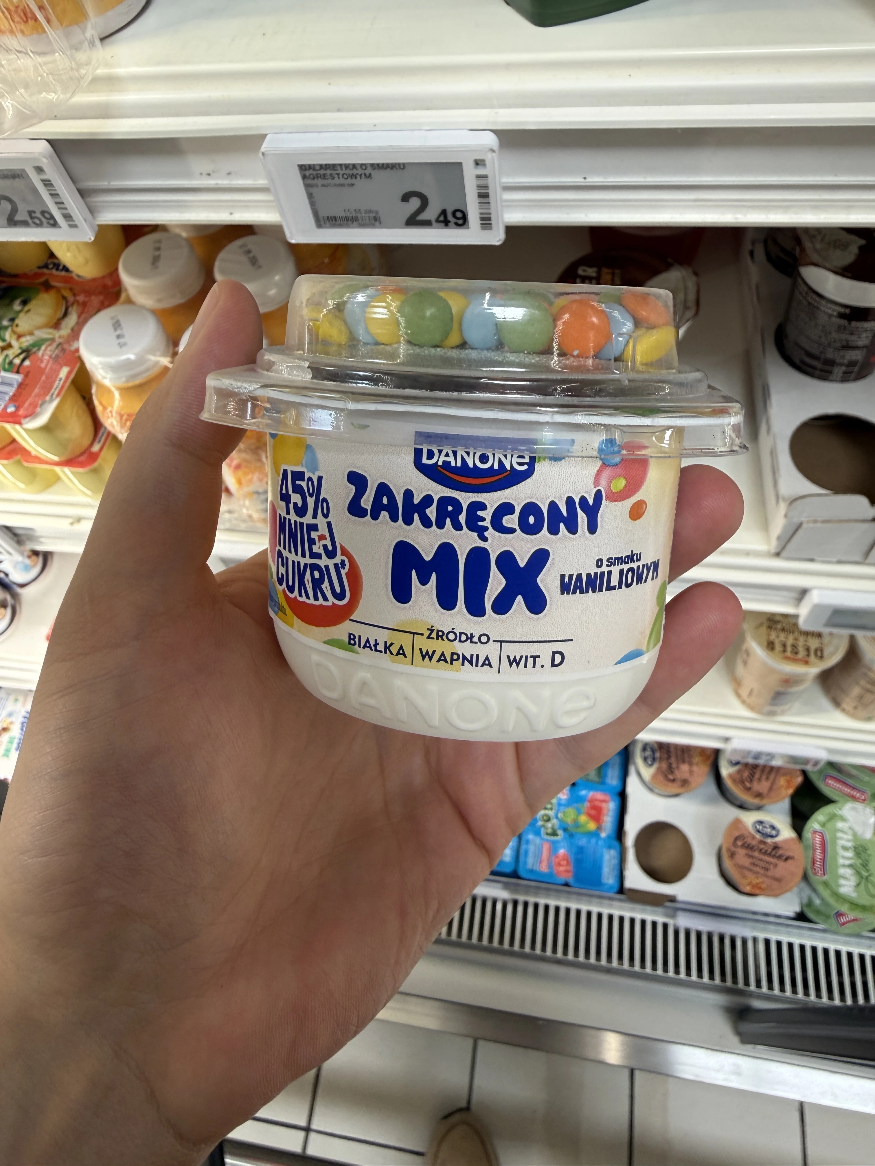 Danone Zakręcony Mix Jogurt o smaku waniliowym | 125g
