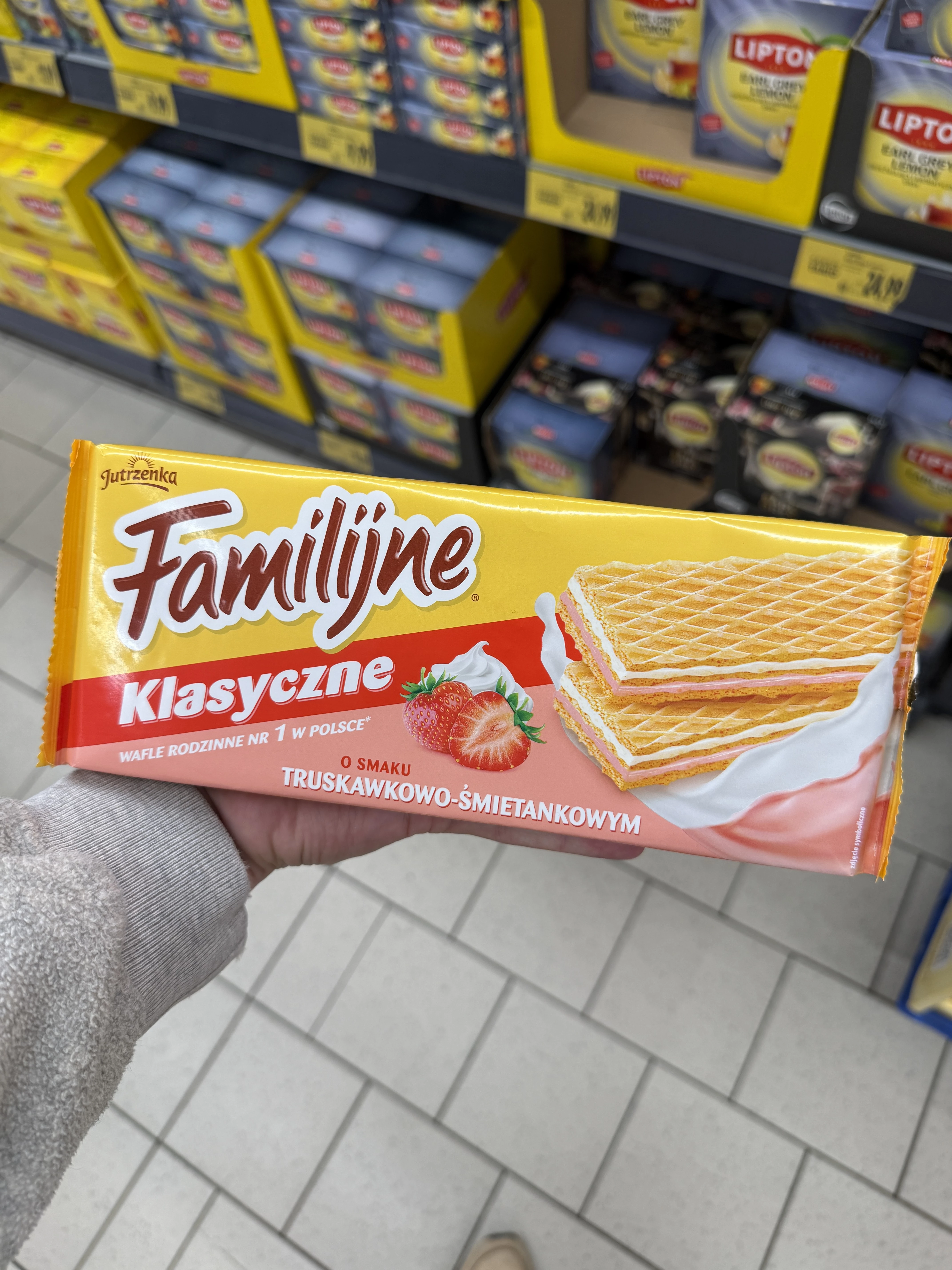 Jutrzenka Familijne Klasyczne wafle truskawkowo-śmietankowe | 180g