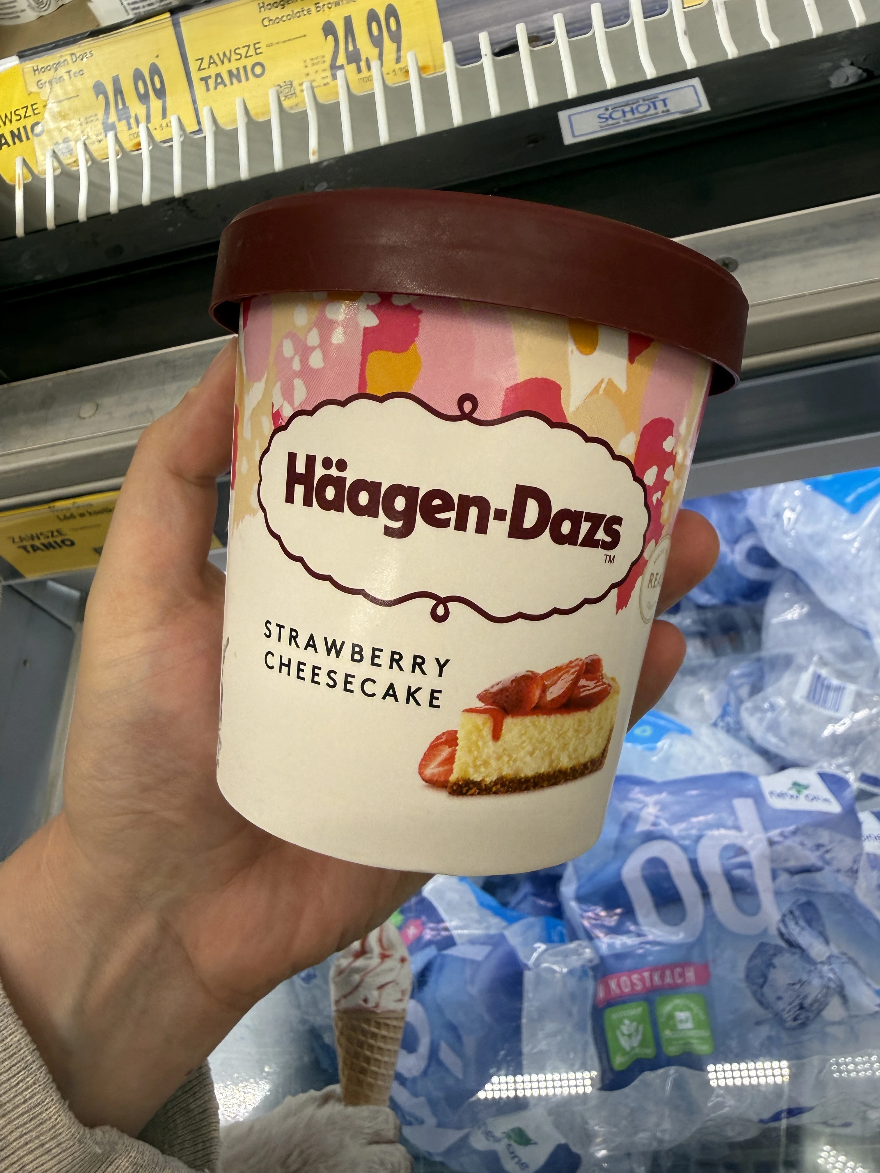 Häagen-Dazs Strawberry Cheesecake | 460ml / 400g