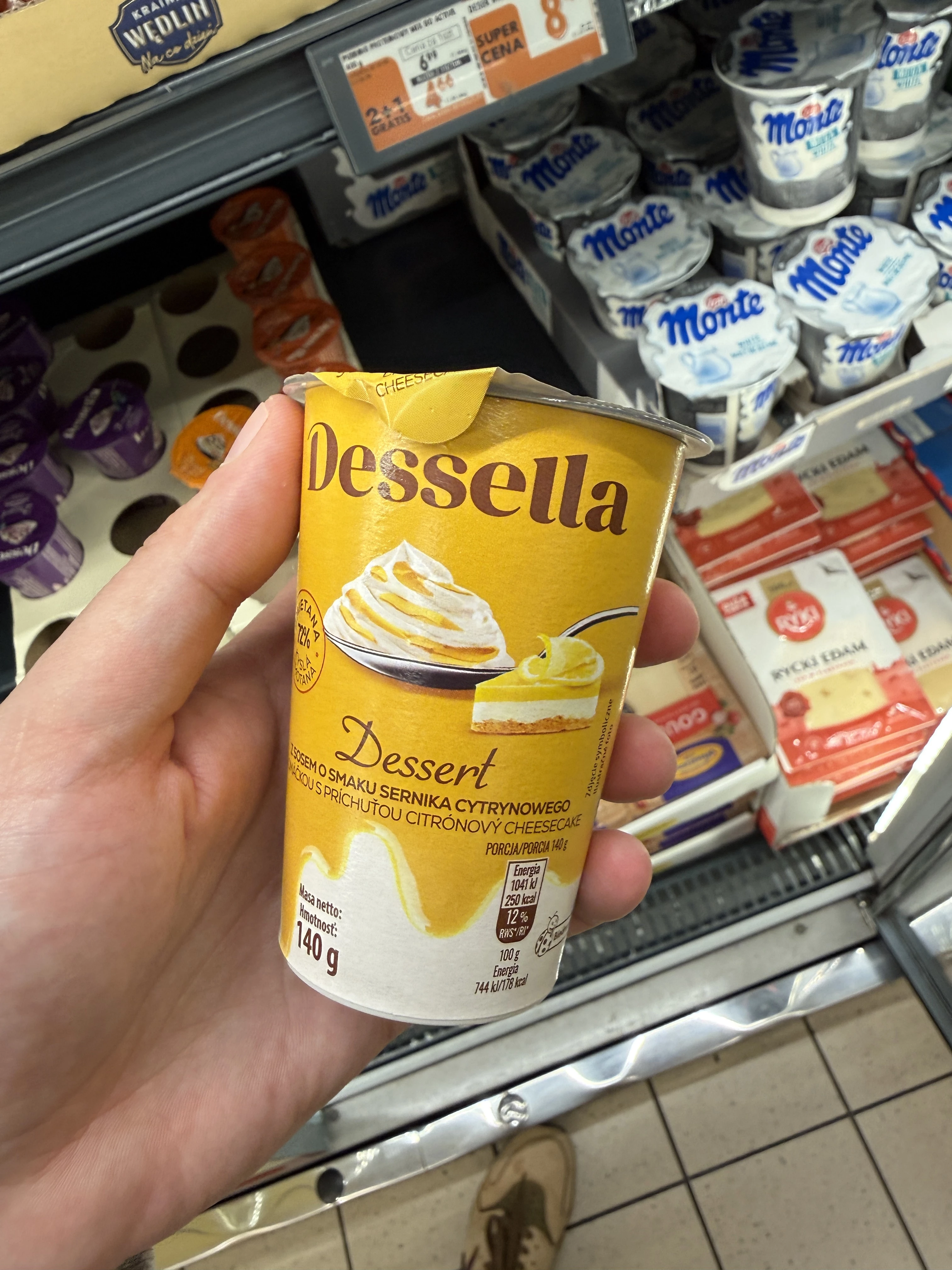 Dessella deser na bazie śmietany z sosem o smaku sernika cytrynowego | 140g