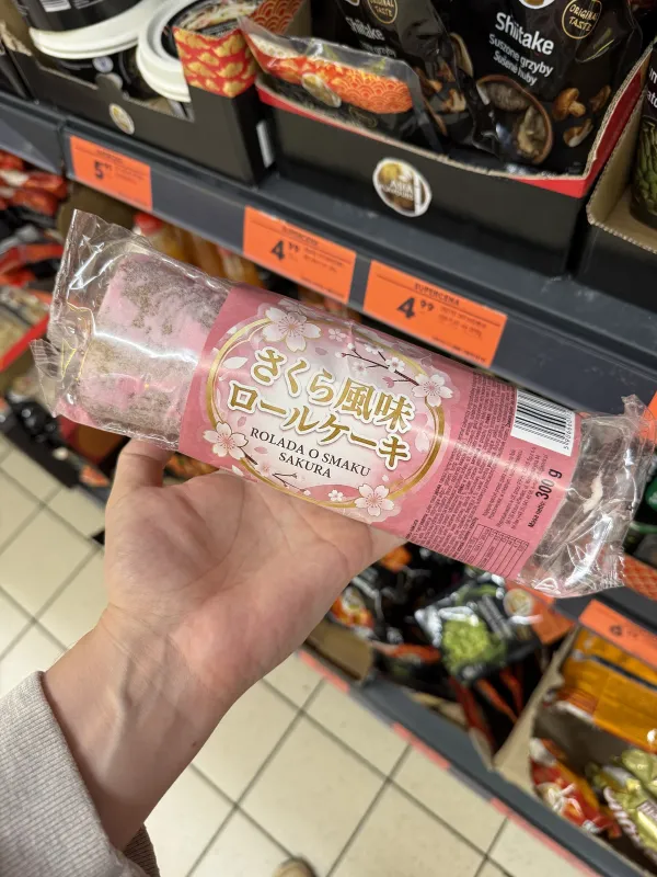 Rolada o smaku Sakura / さくら風味 ロールケーキ | 300g