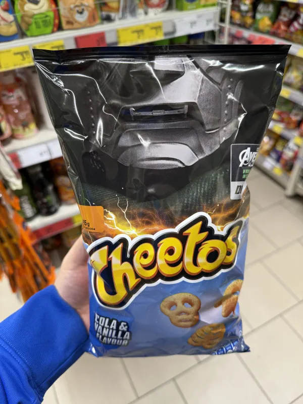 Cheetos Chrupki kukurydziane o smaku coli i wanilii / Cheetos Cola & Vanilla Flavoured Avengers: Doomsday Doctor Doom | 85g