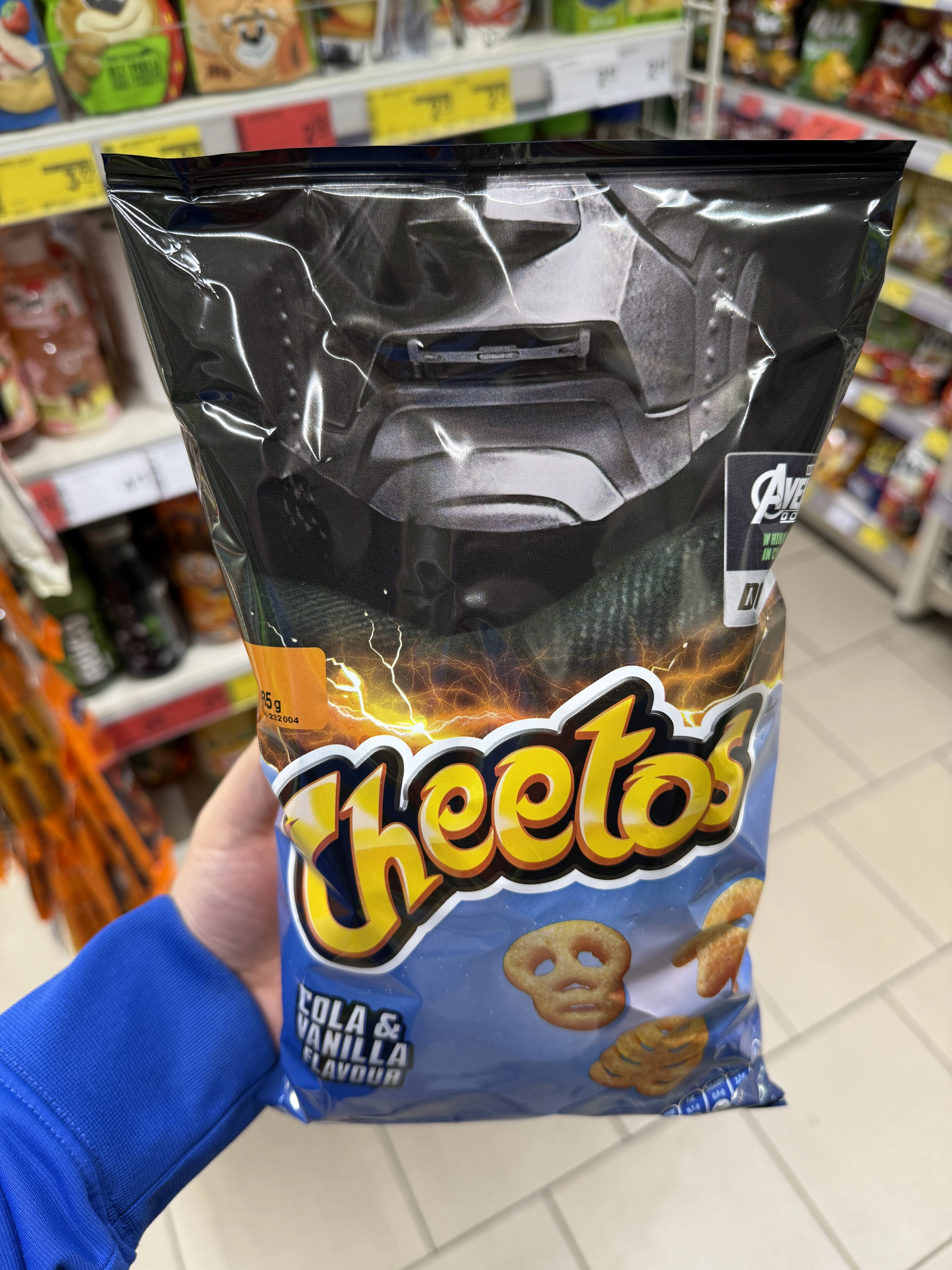 Cheetos Chrupki kukurydziane o smaku coli i wanilii / Cheetos Cola & Vanilla Flavoured Avengers: Doomsday Doctor Doom | 85g