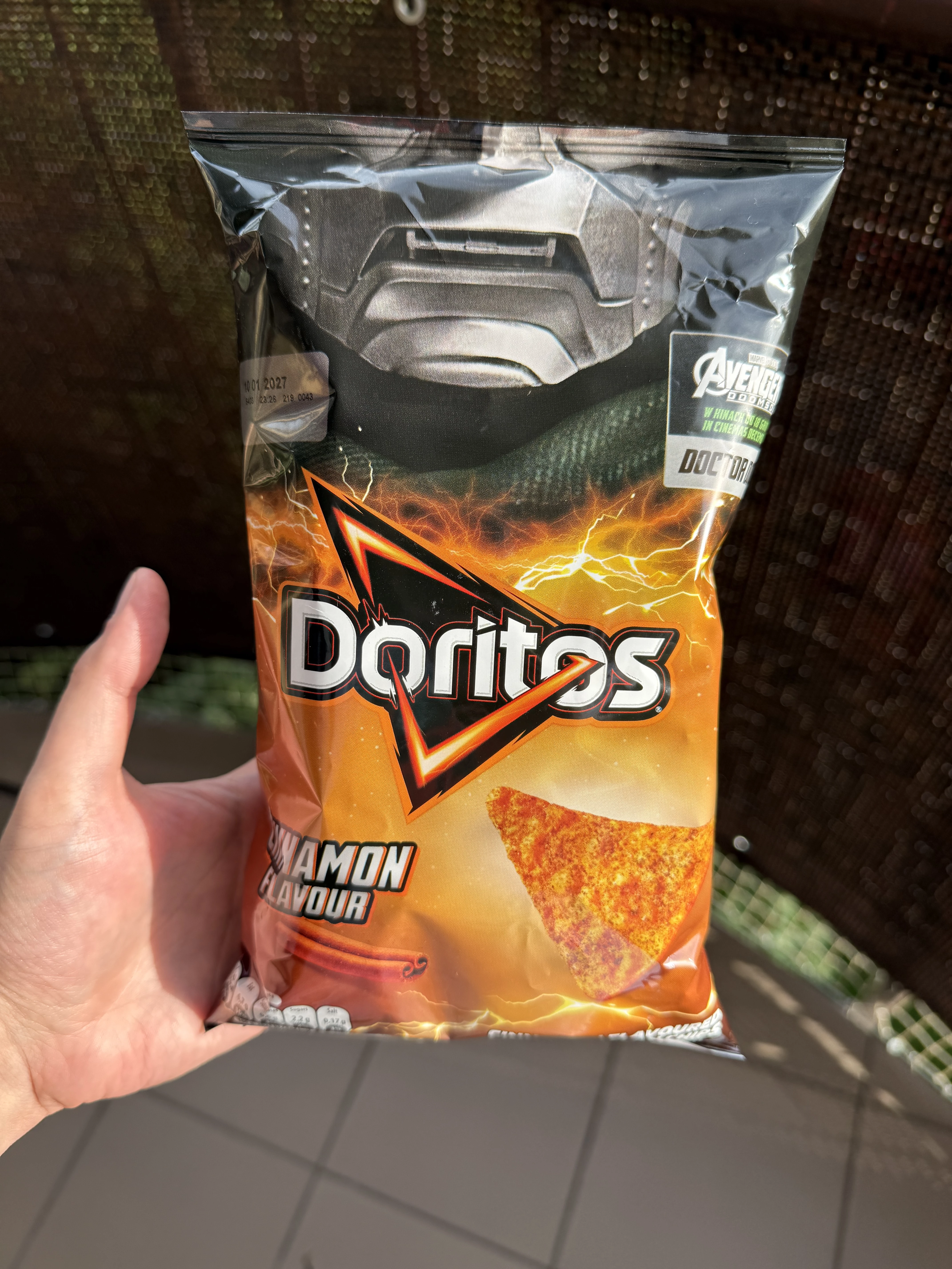 Doritos Cinnamon Flavour Avengers: Doomsday Doctor Doom / Chipsy kukurydziane o smaku cynamonu | 100g