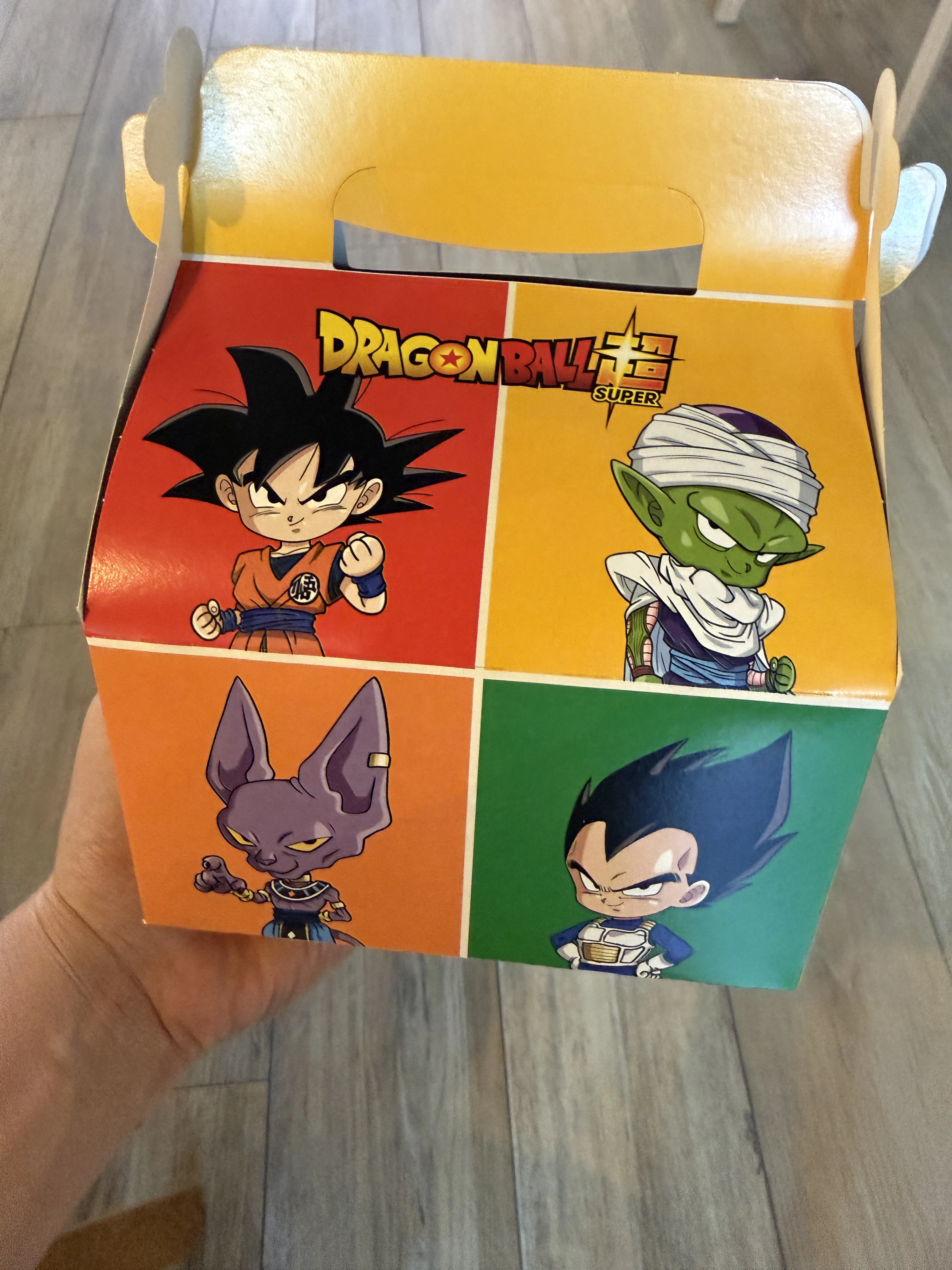 Pudełko Burger King x Dragon Ball Super – King Jr.
