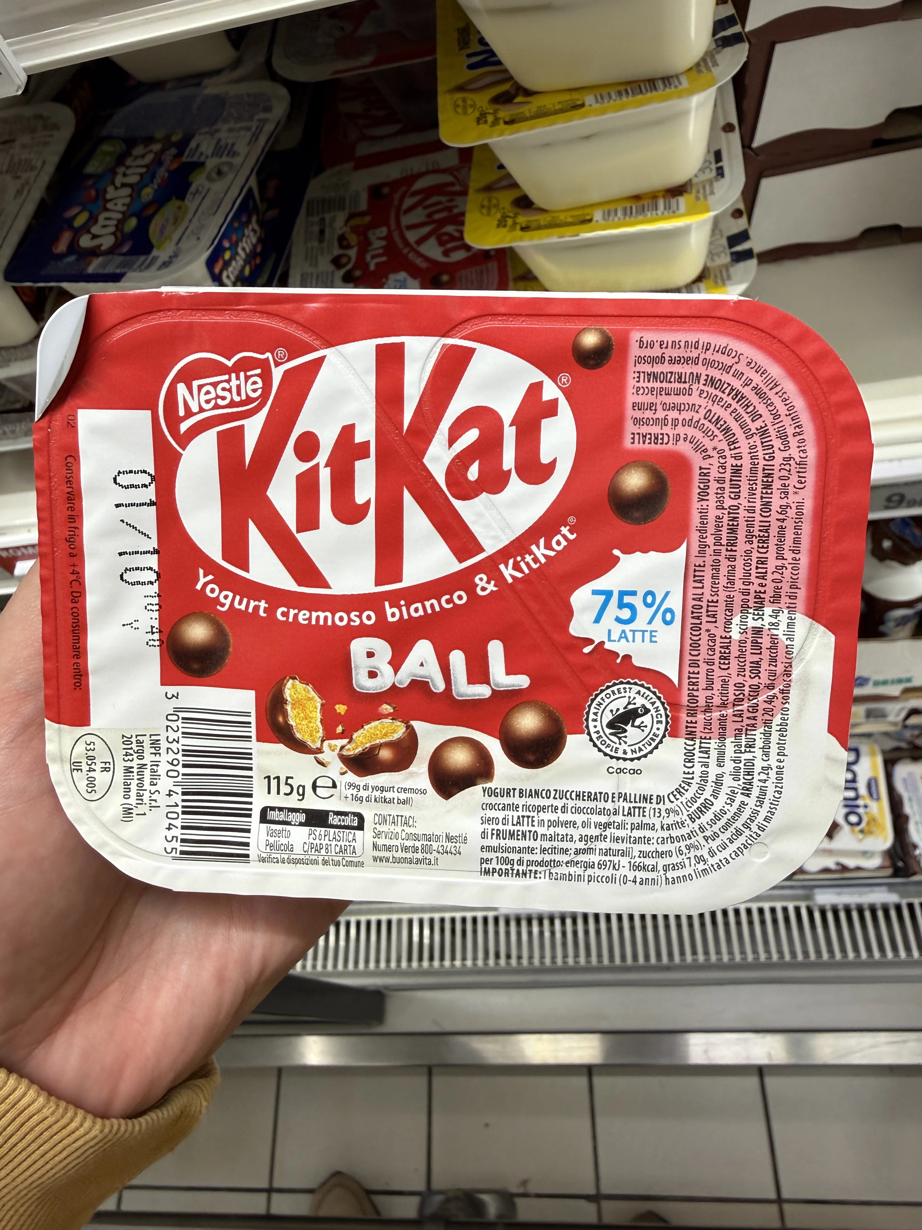 KitKat Yogurt cremoso bianco & KitKat Ball | 115g