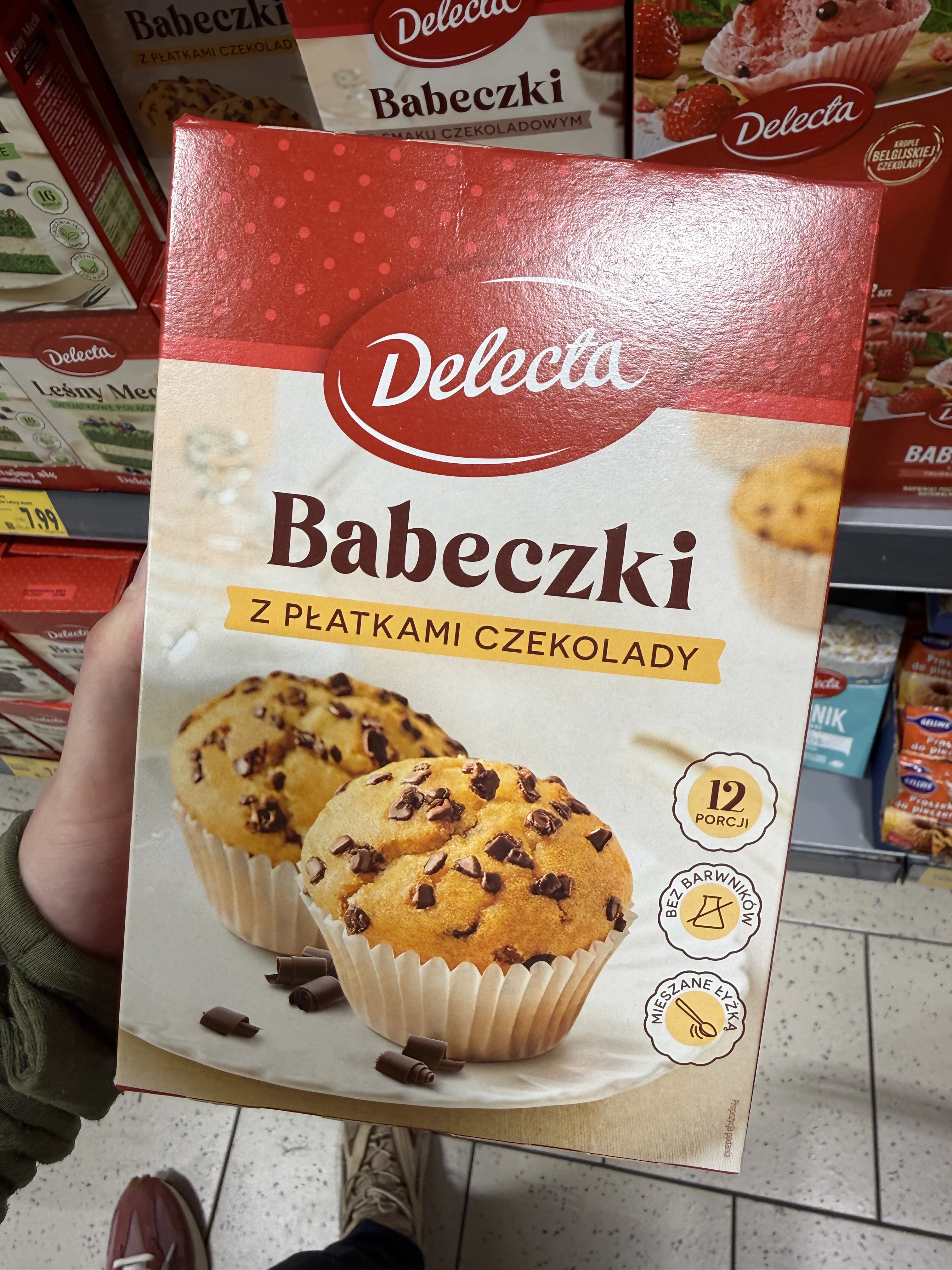Delecta Babeczki z płatkami czekolady mieszanka do domowego wypieku ciasta | 280g