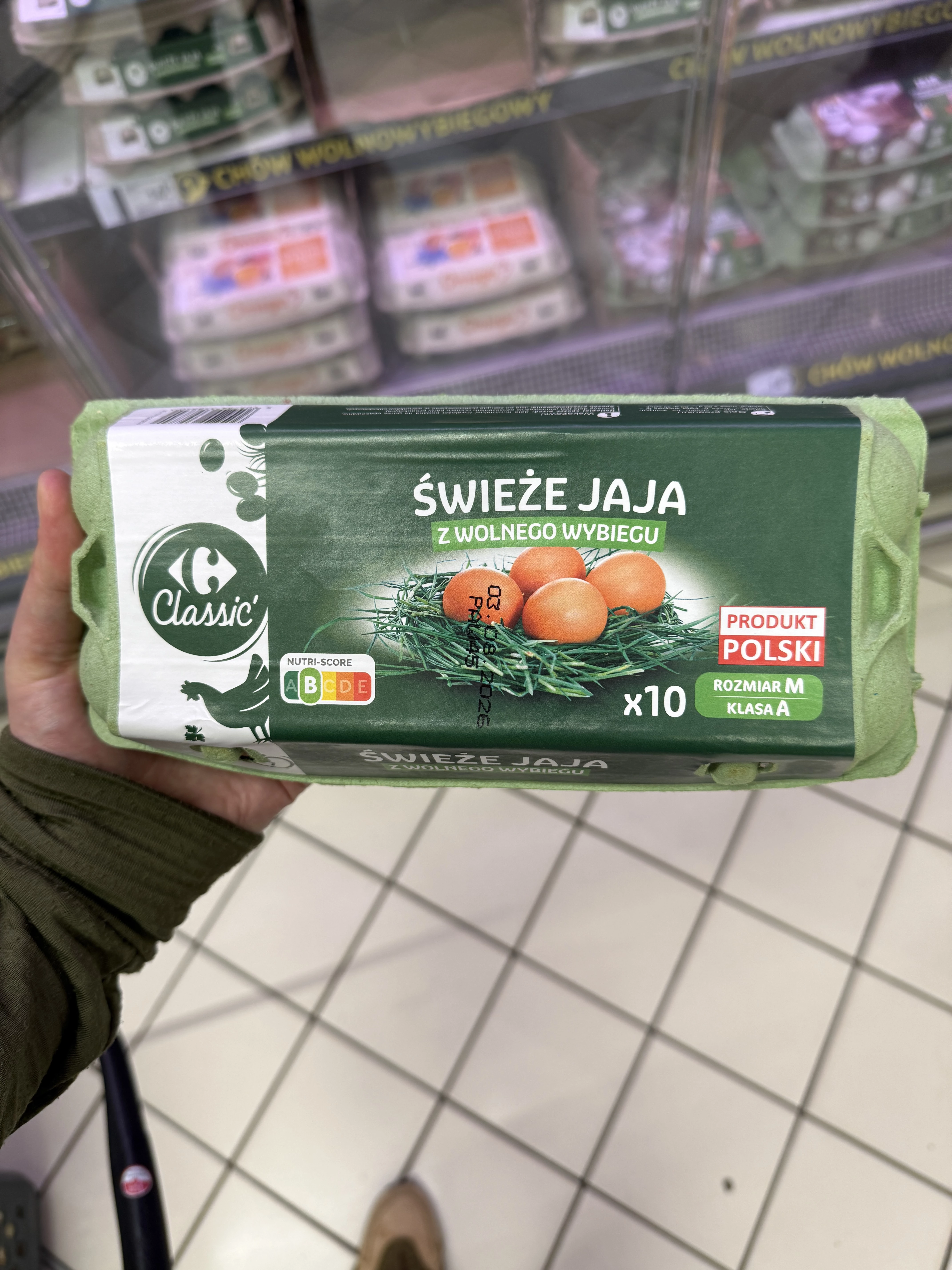 Carrefour Classic Świeże jaja z wolnego wybiegu M 10 sztuk