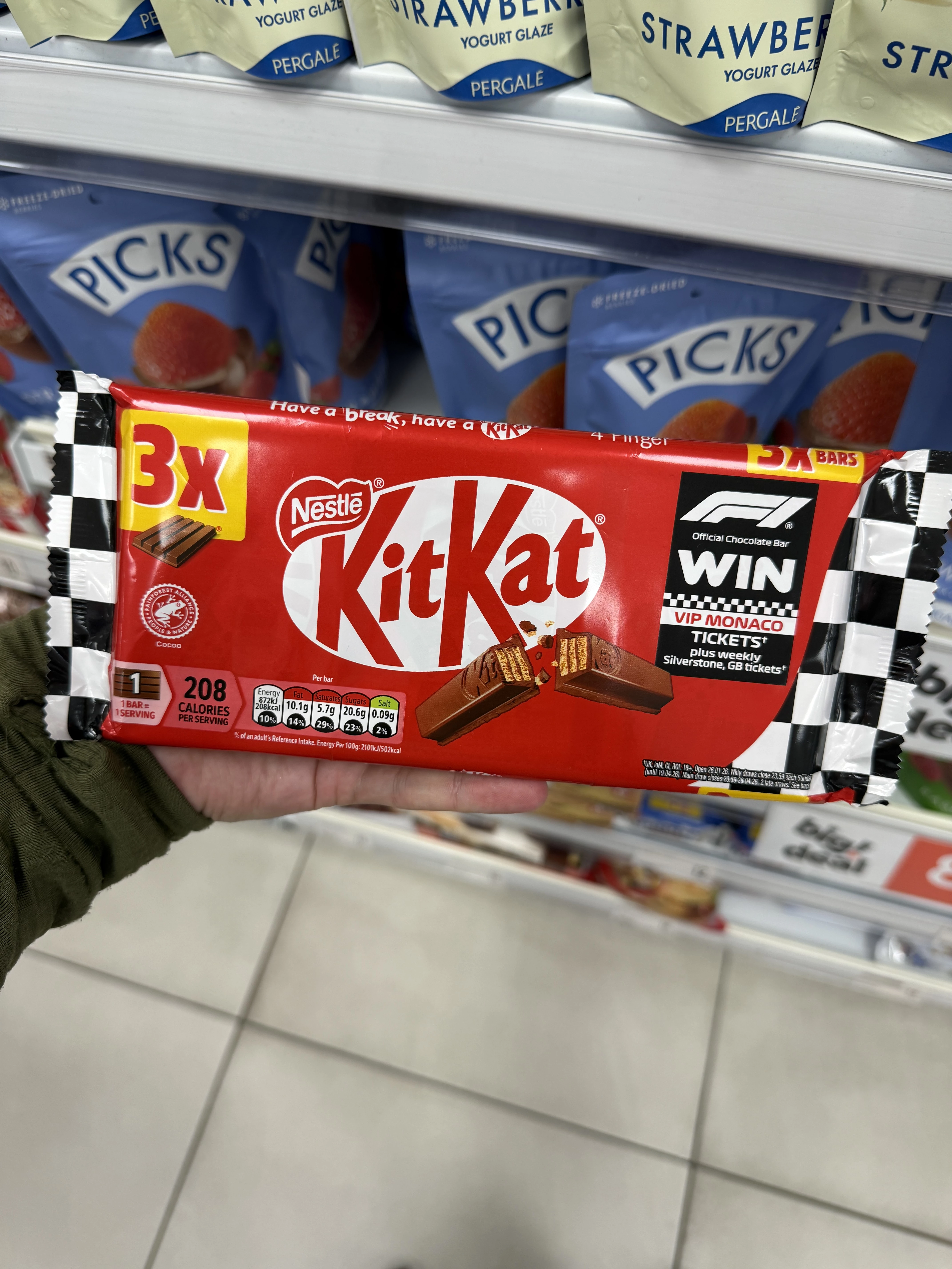 KitKat F1 4 Finger Milk Chocolate Bar Multipack | 3×41.5g