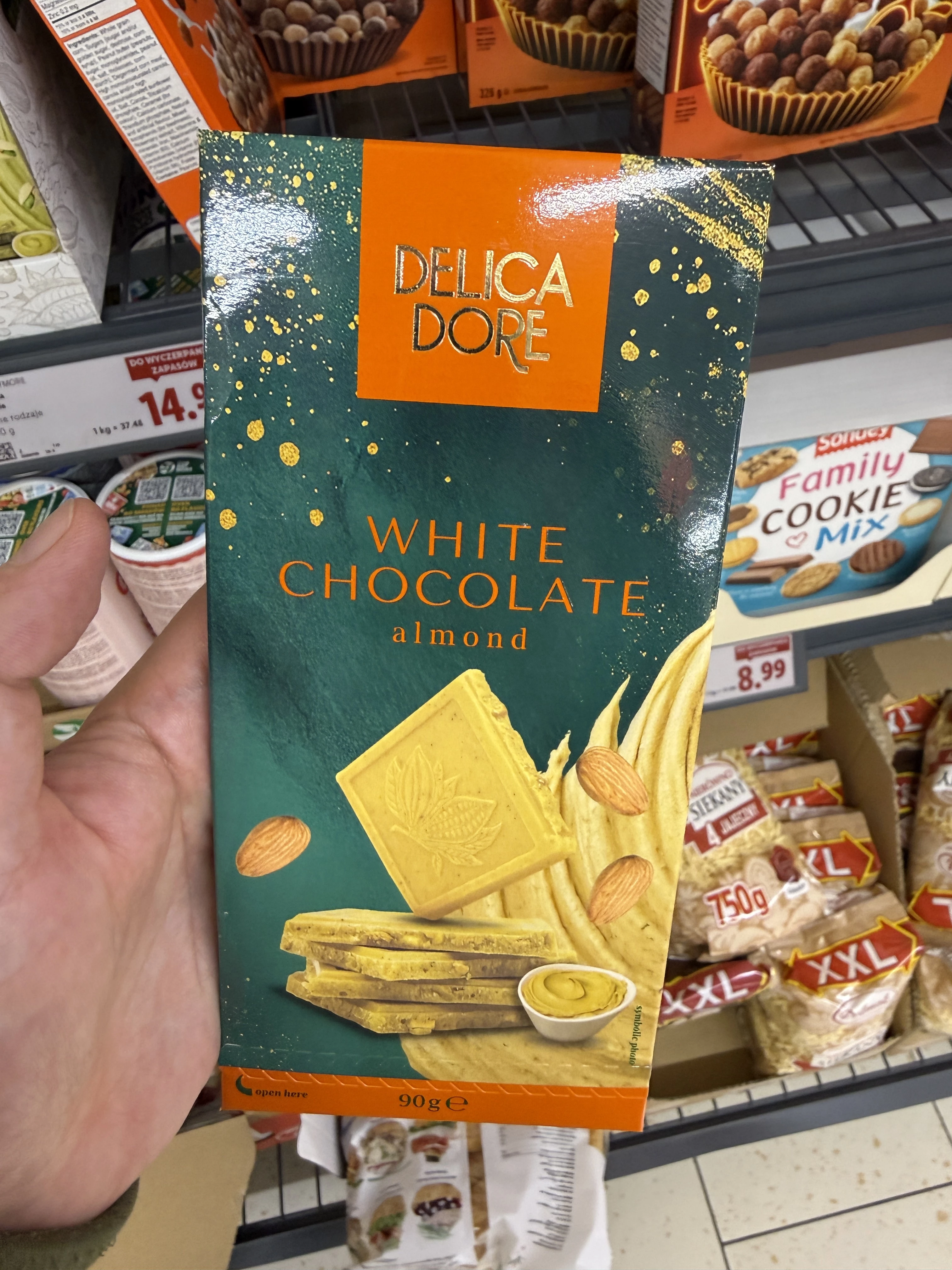 Delica Dore White Chocolate almond | 90g