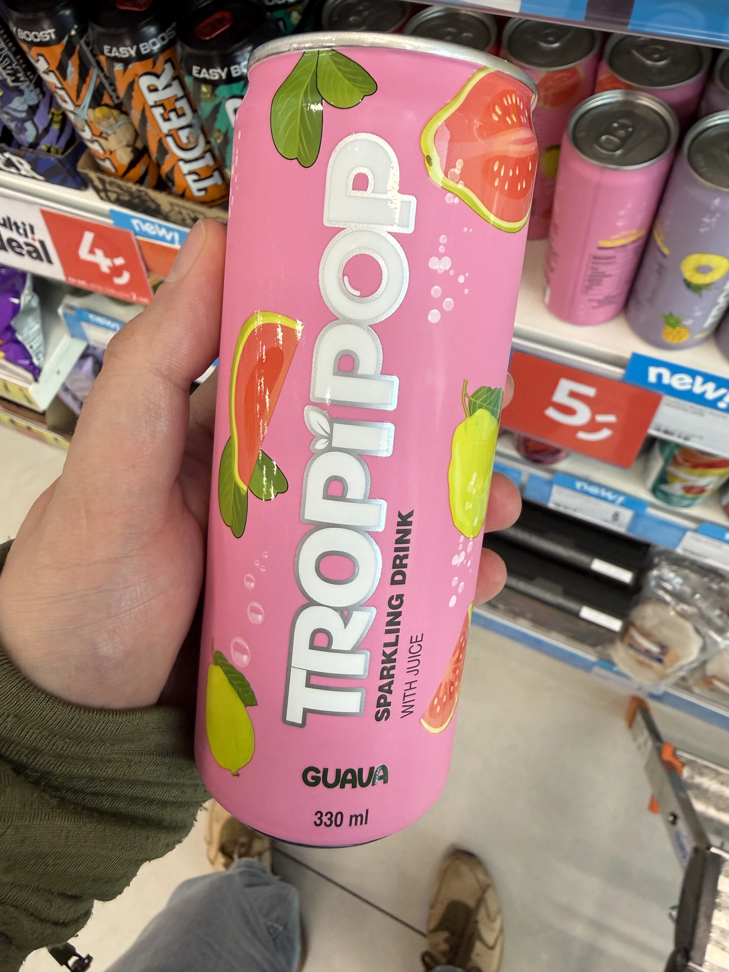 Tropipop Sparkling Drink with Juice – Guava | 330ml