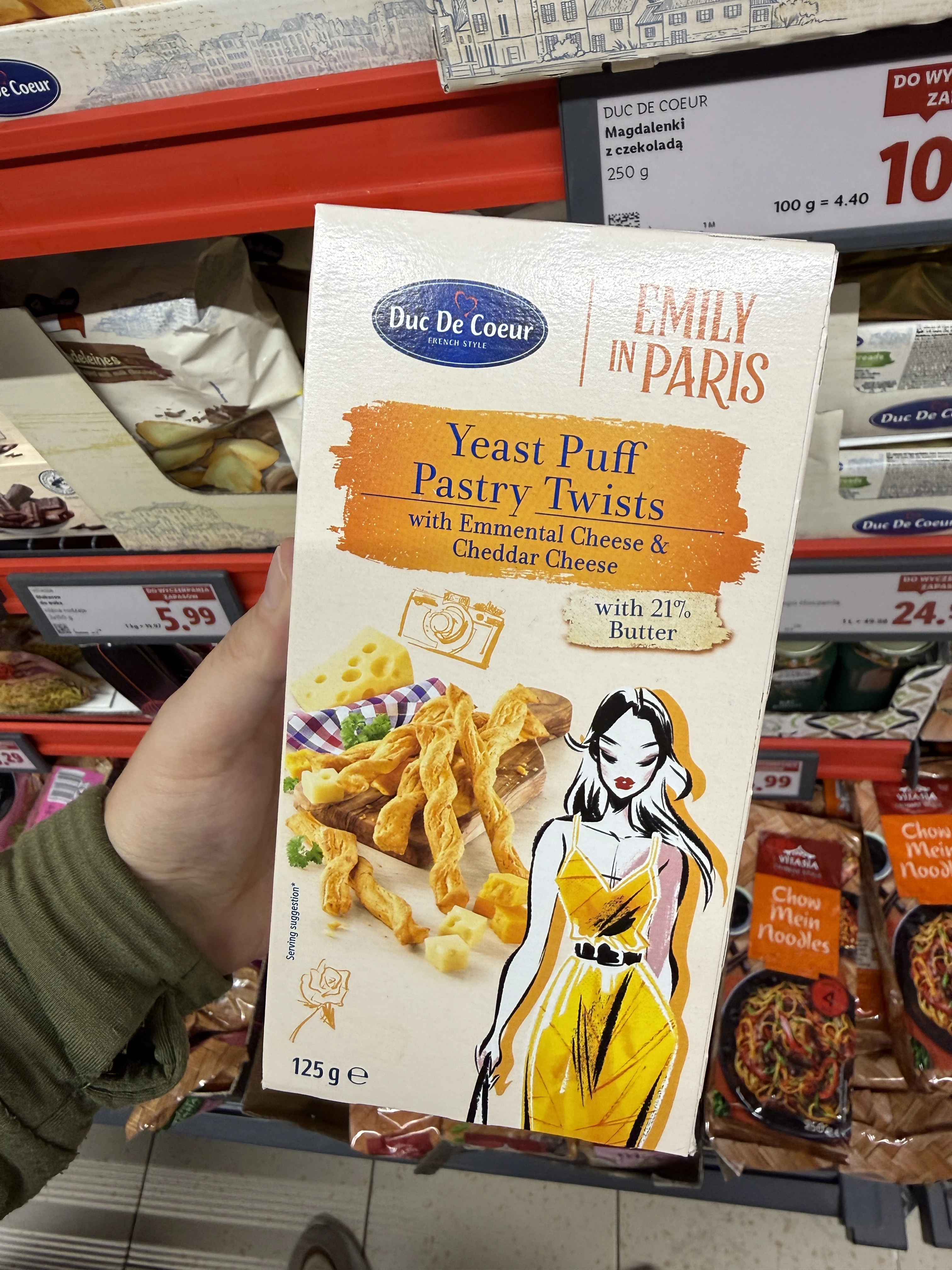 Duc De Coeur Yeast Puff Pastry Twists with Emmental Cheese & Cheddar Cheese | 125g