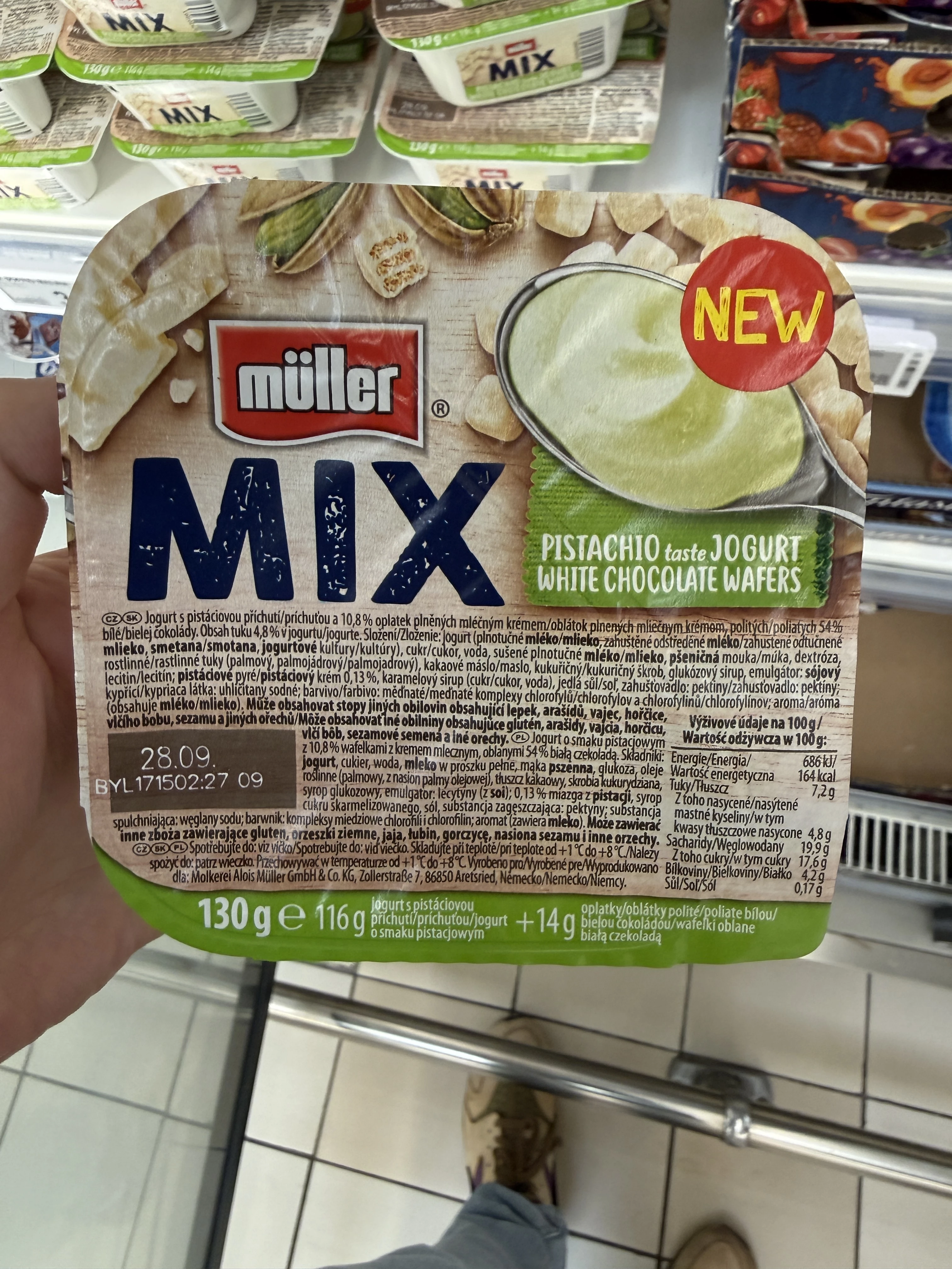 Müller Mix Pistachio taste Jogurt White Chocolate Wafers | 130g