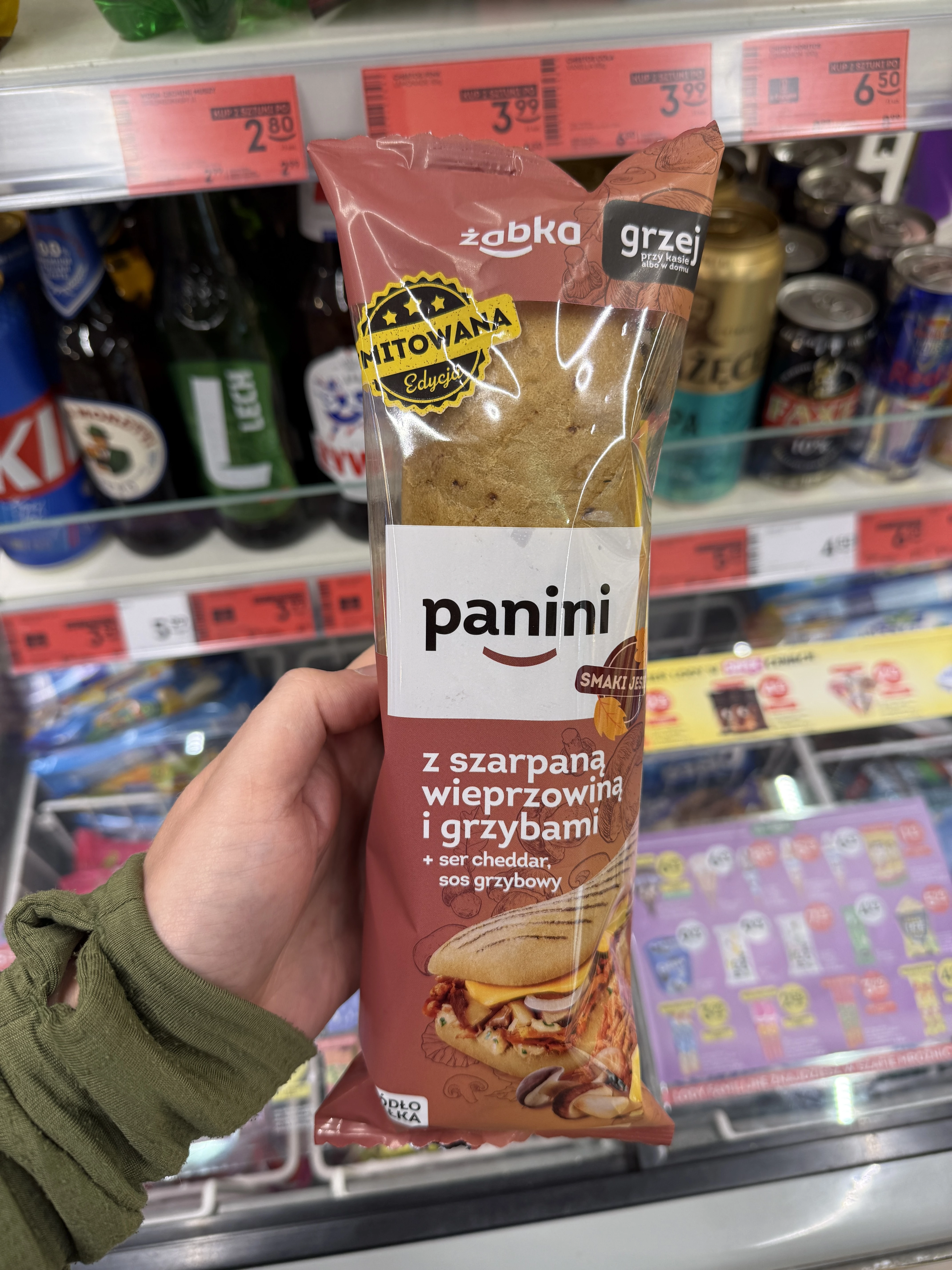 Żabka Panini z szarpaną wieprzowiną i grzybami | 217g