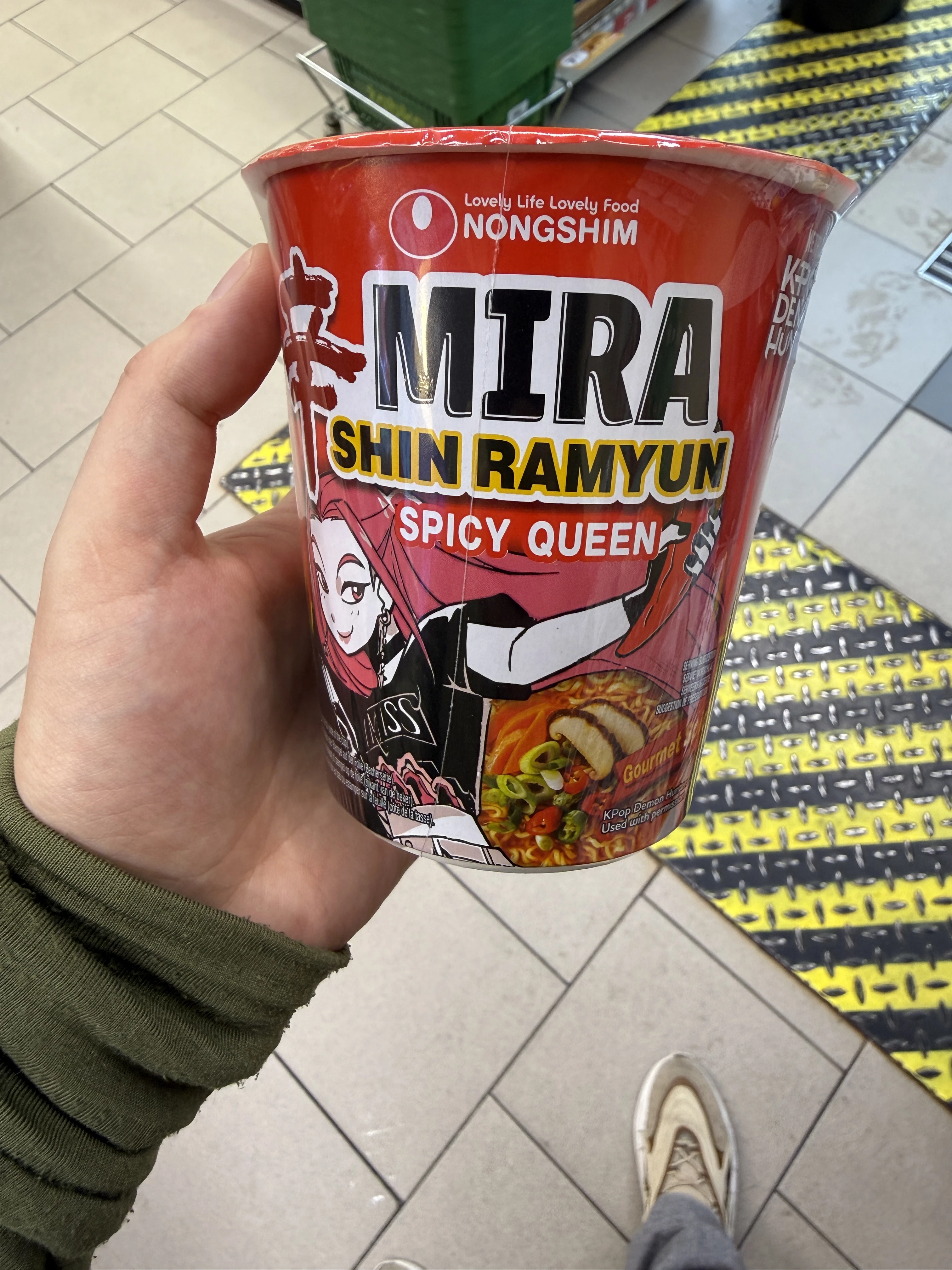 Nongshim Shin Ramyun Cup Mira Spicy Queen K-Pop Demon Hunters | 68g