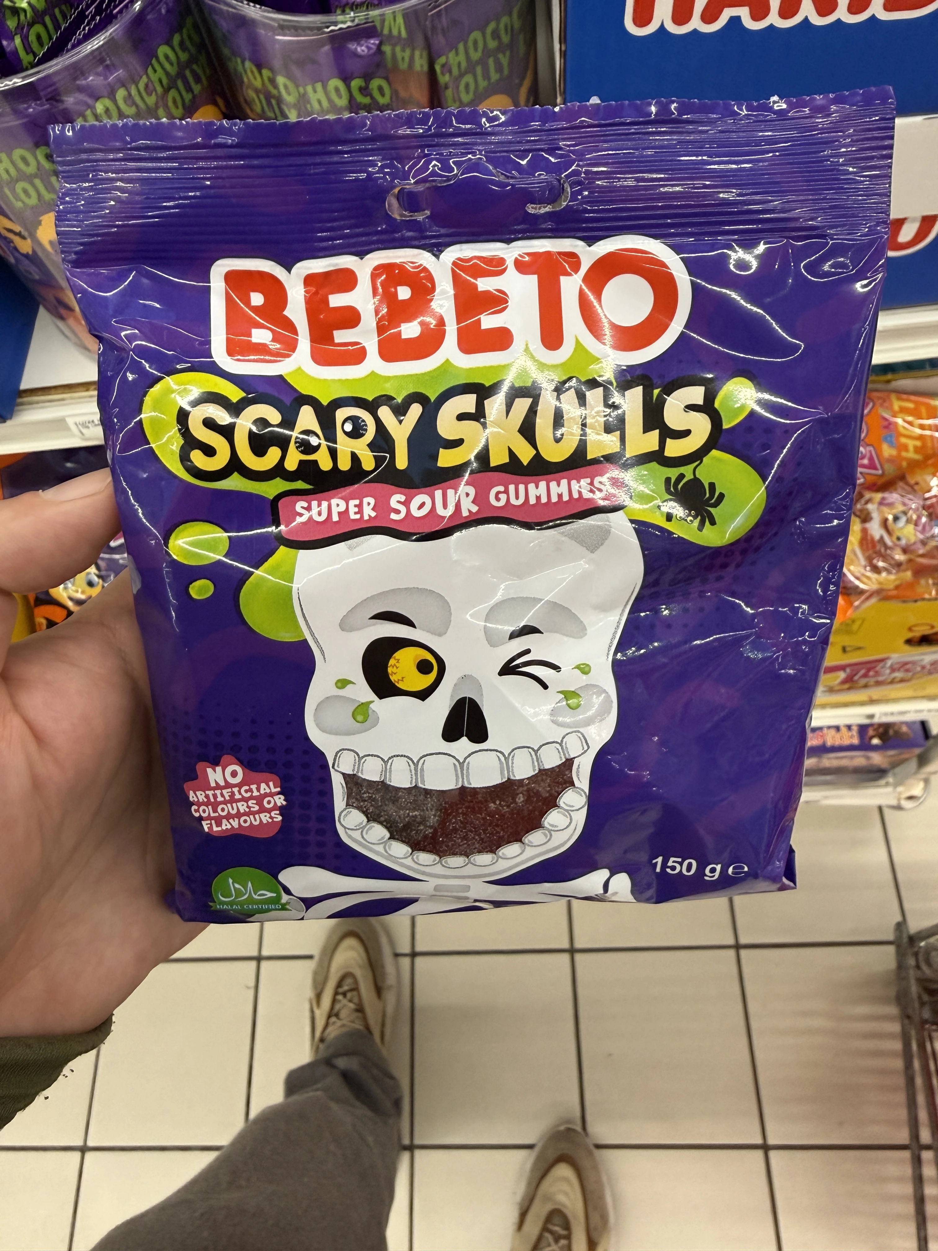 Bebeto Scary Skulls Super Sour Gummies / Kwaśne żelki o smaku owocowym i coli | 150g