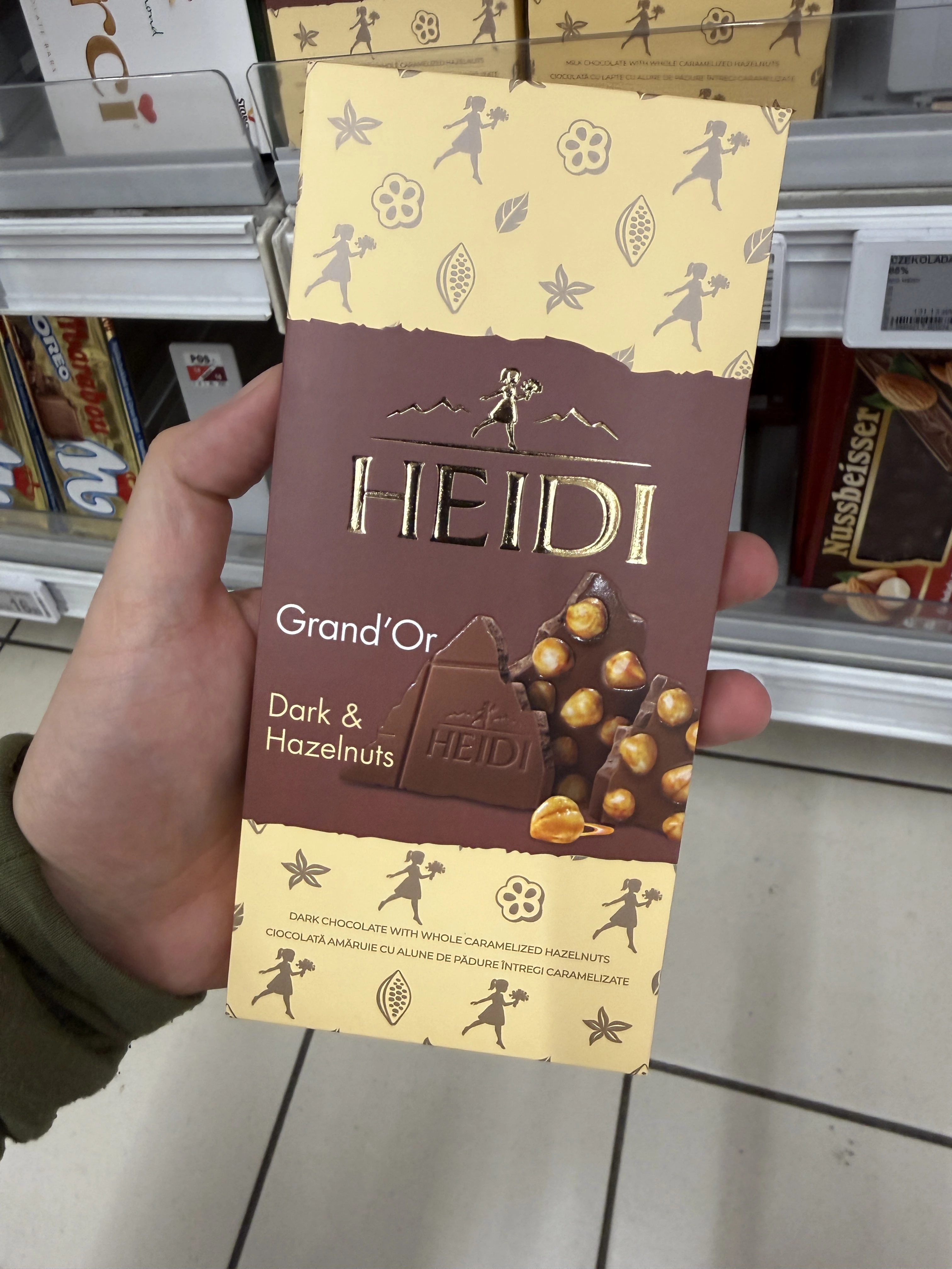 Heidi Grand’Or Dark & Hazelnuts / Czekolada gorzka z całymi karmelizowanymi orzechami laskowymi | 100g