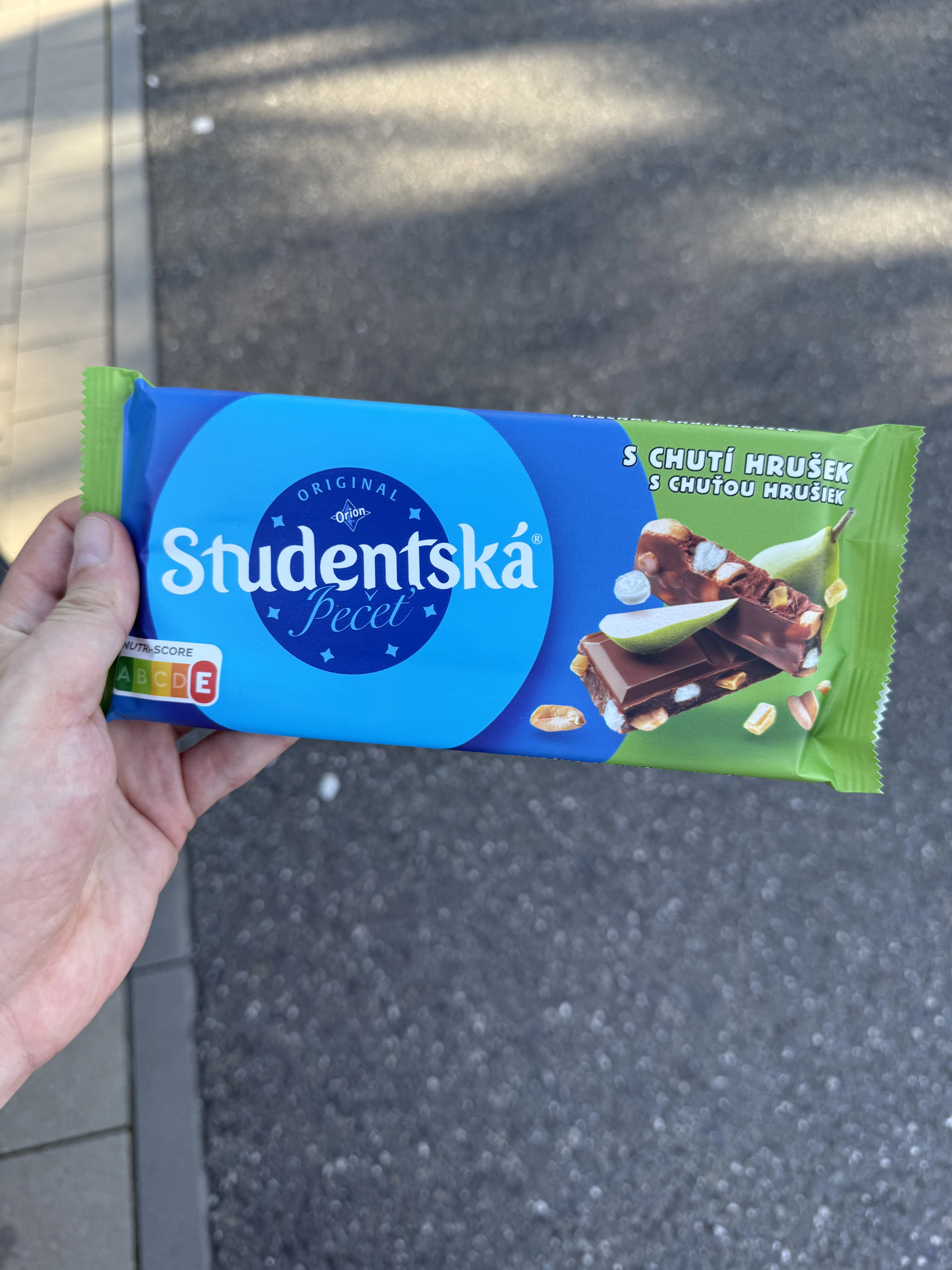 Orion Studentská pečeť mléčná s chutí hrušek / Czekolada mleczna z orzeszkami ziemnymi, żelkami i galaretką o smaku gruszkowym | 170g