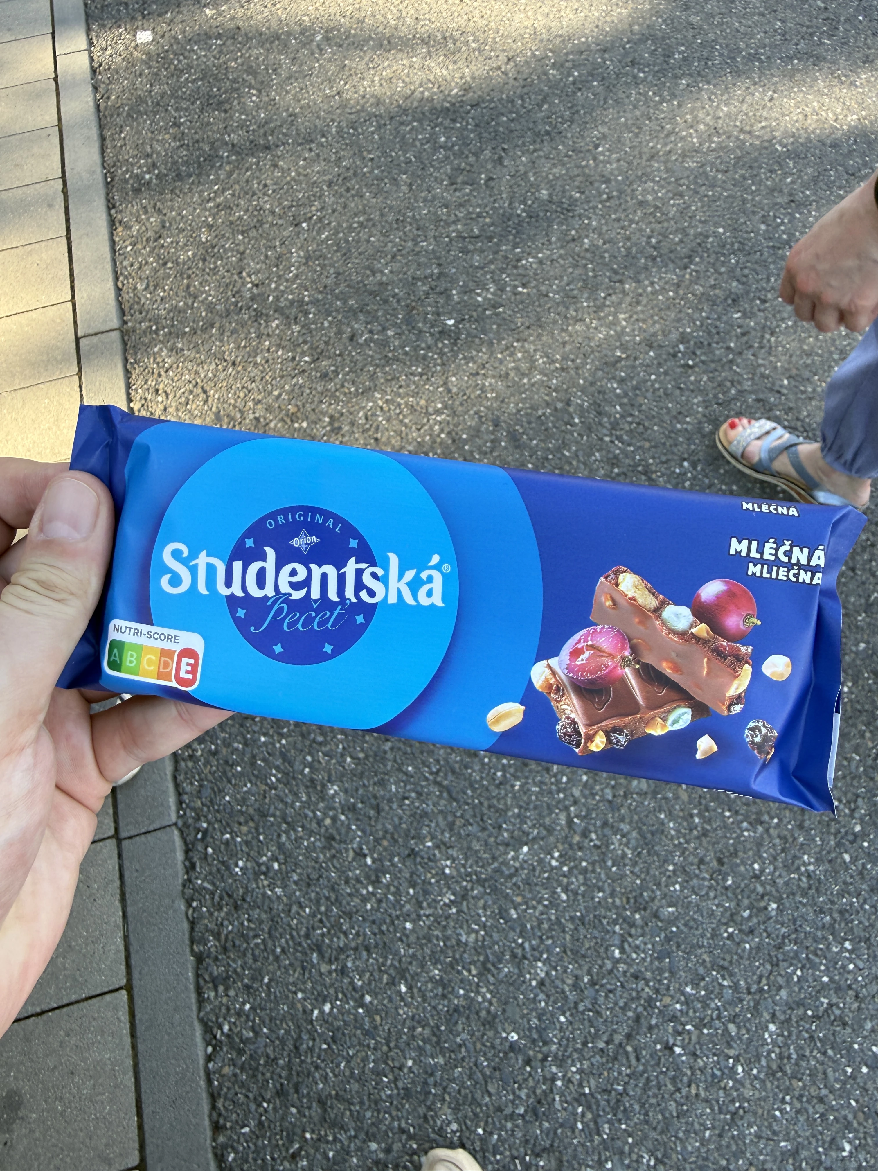 Orion Studentská pečeť mléčná / Czekolada mleczna z orzeszkami ziemnymi, żelkami i rodzynkami | 90g