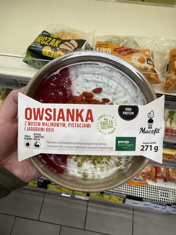 Maczfit Owsianka z musem malinowym, pistacjami i jagodami goji | 271g