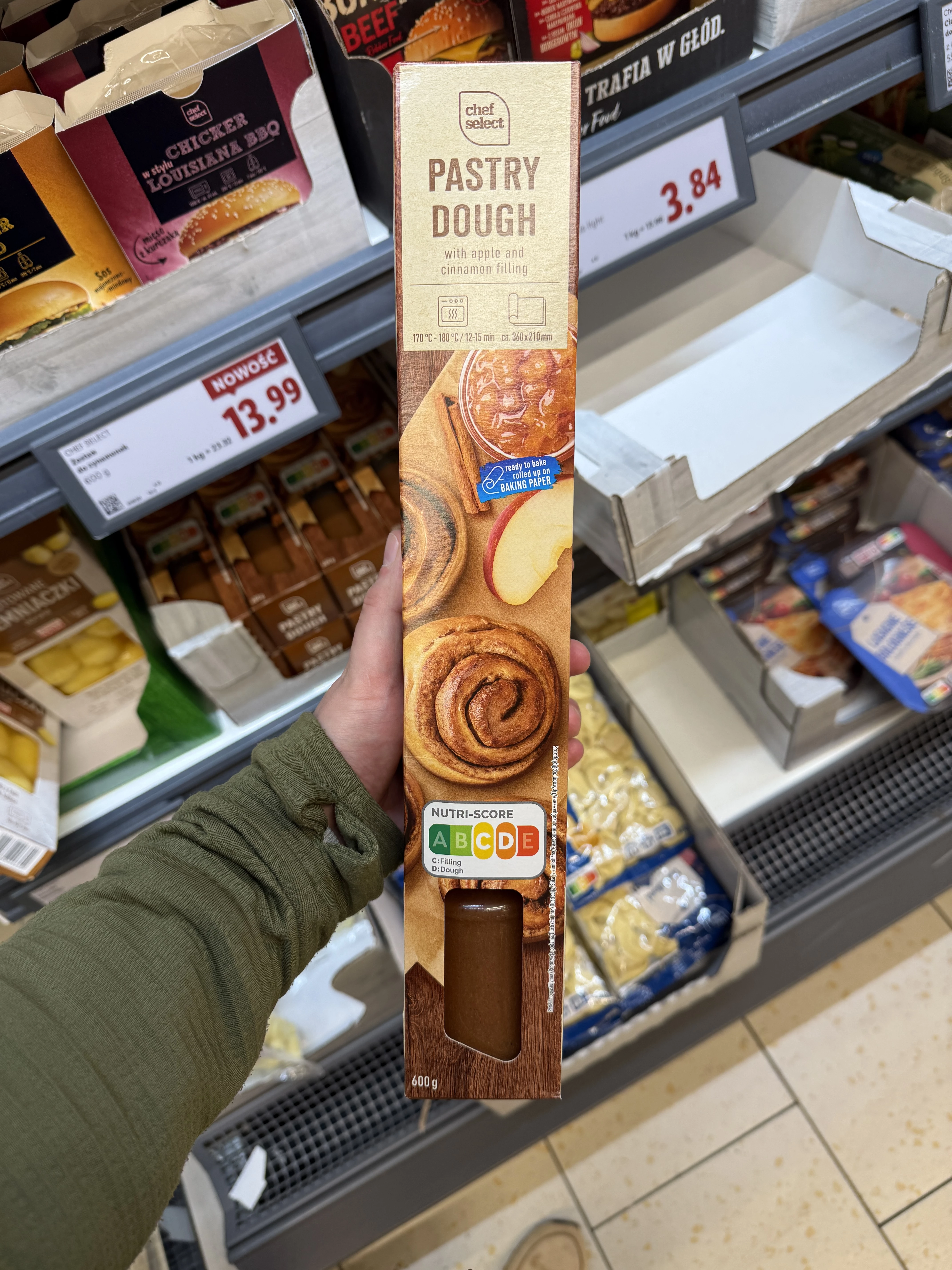 Chef Select Pastry Dough with apple and cinnamon filling / Ciasto drożdżowe z nadzieniem jabłkowo-cynamonowym | 600g
