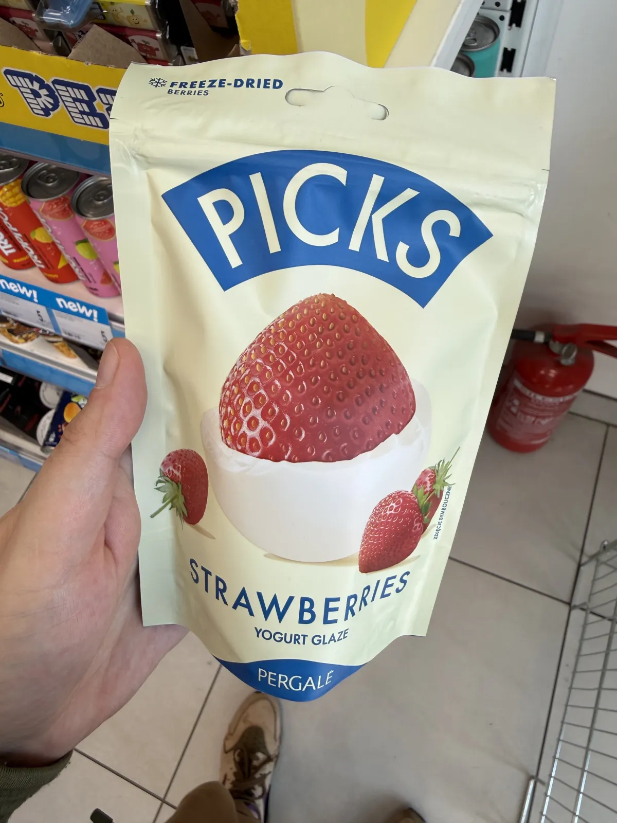 Pergalė Picks Strawberries Yogurt Glaze / Liofilizowane truskawki w polewie jogurtowej | 90g