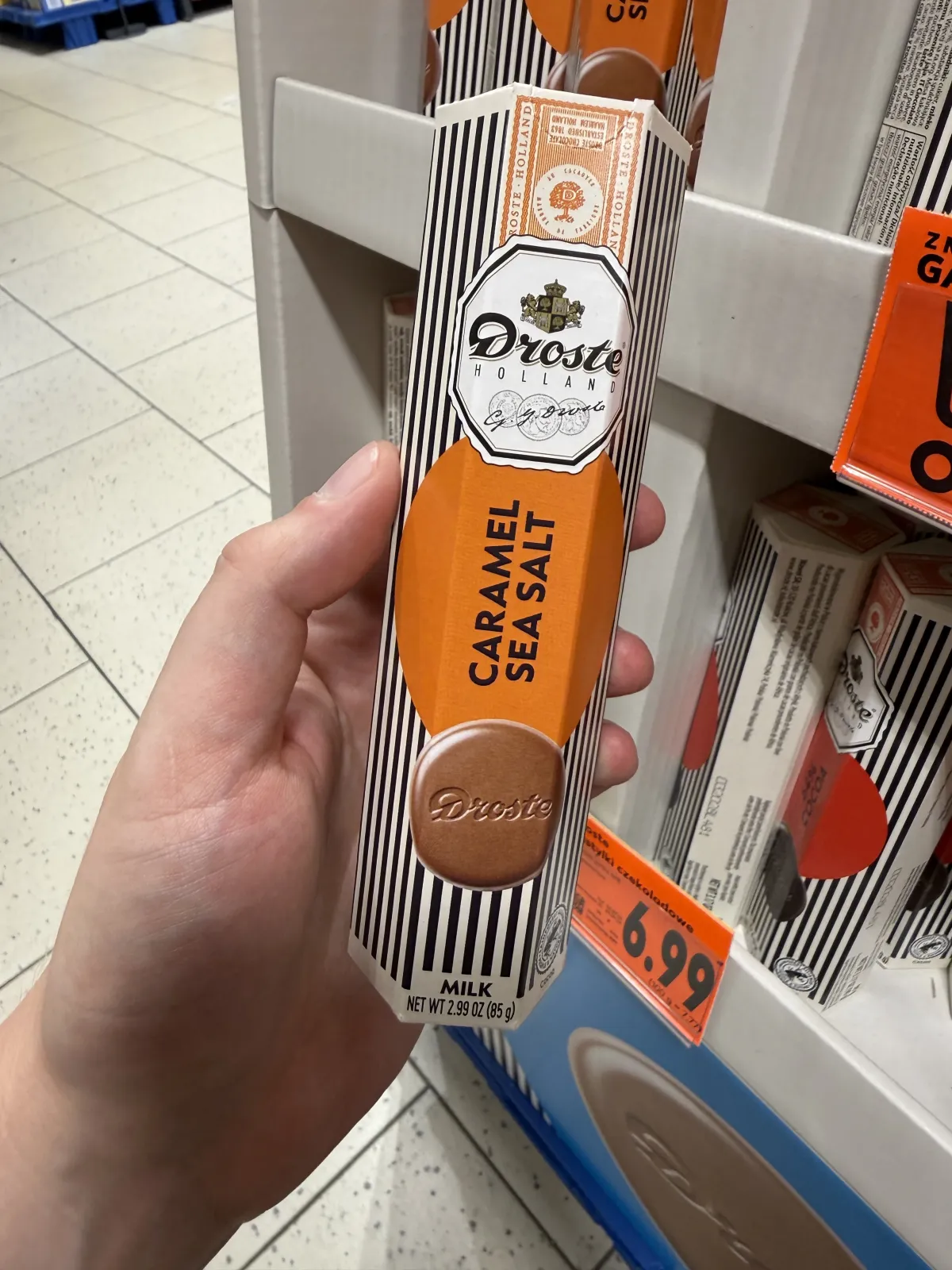 Droste Milk Caramel Sea Salt Pastilles / Pastylki z czekolady mlecznej z karmelem i solą morską | 85g