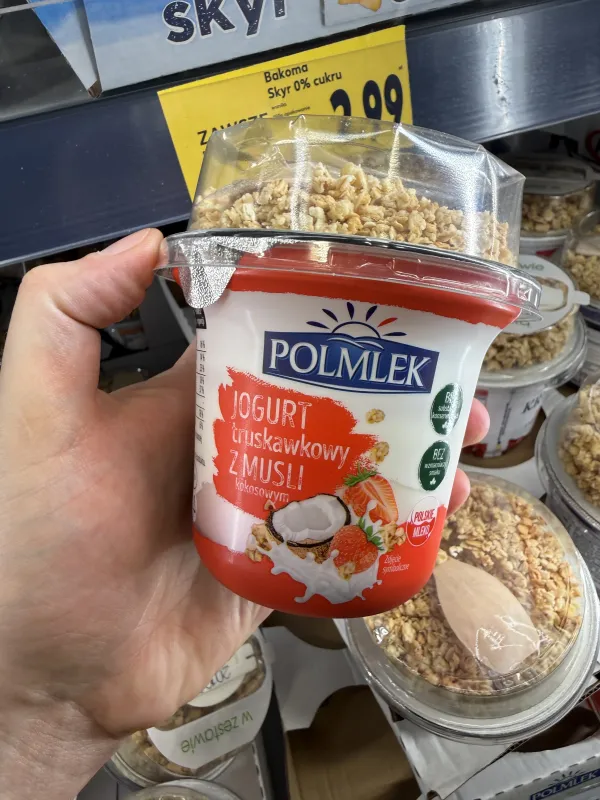 Polmlek Jogurt truskawkowy z musli kokosowym | 210g