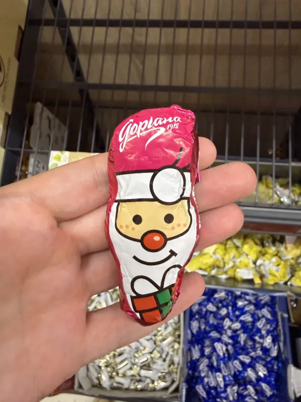 Goplana Mikołaj Figurka o smaku karmelowym w czekoladzie (z prezentem) | 30g