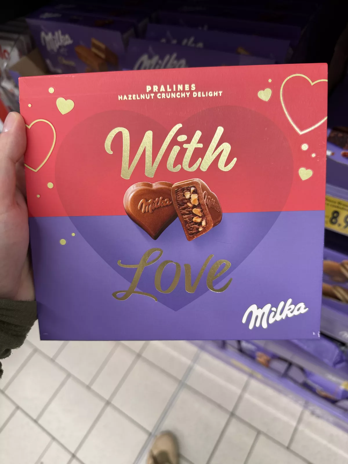 Milka Pralines Hazelnut Crunchy Delight With Love / Czekoladki z nadzieniem z orzechów laskowych | 105g
