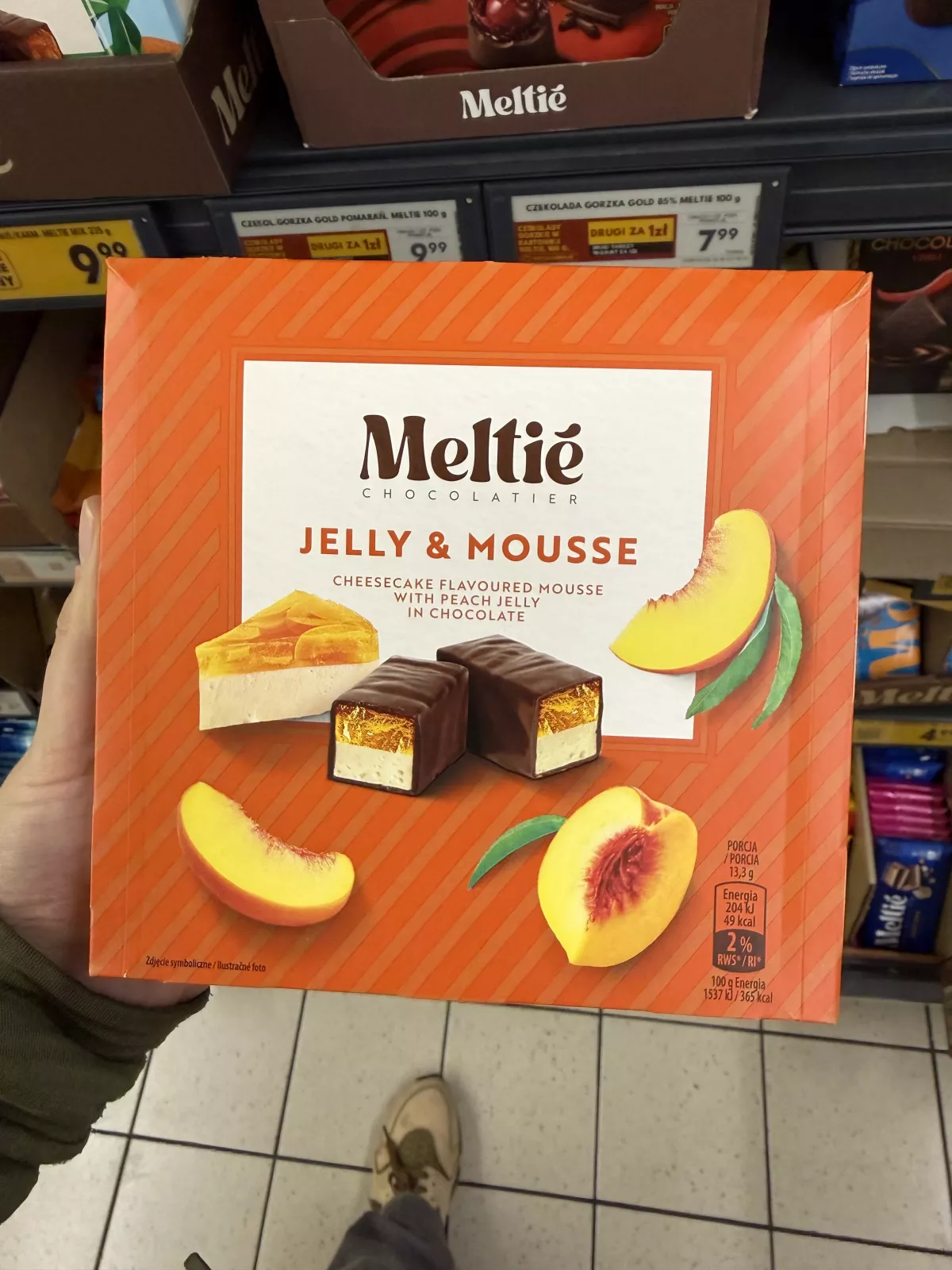 Meltié Chocolatier Jelly & Mousse / Cheesecake Flavoured Mousse with Peach Jelly in Chocolate | 400g