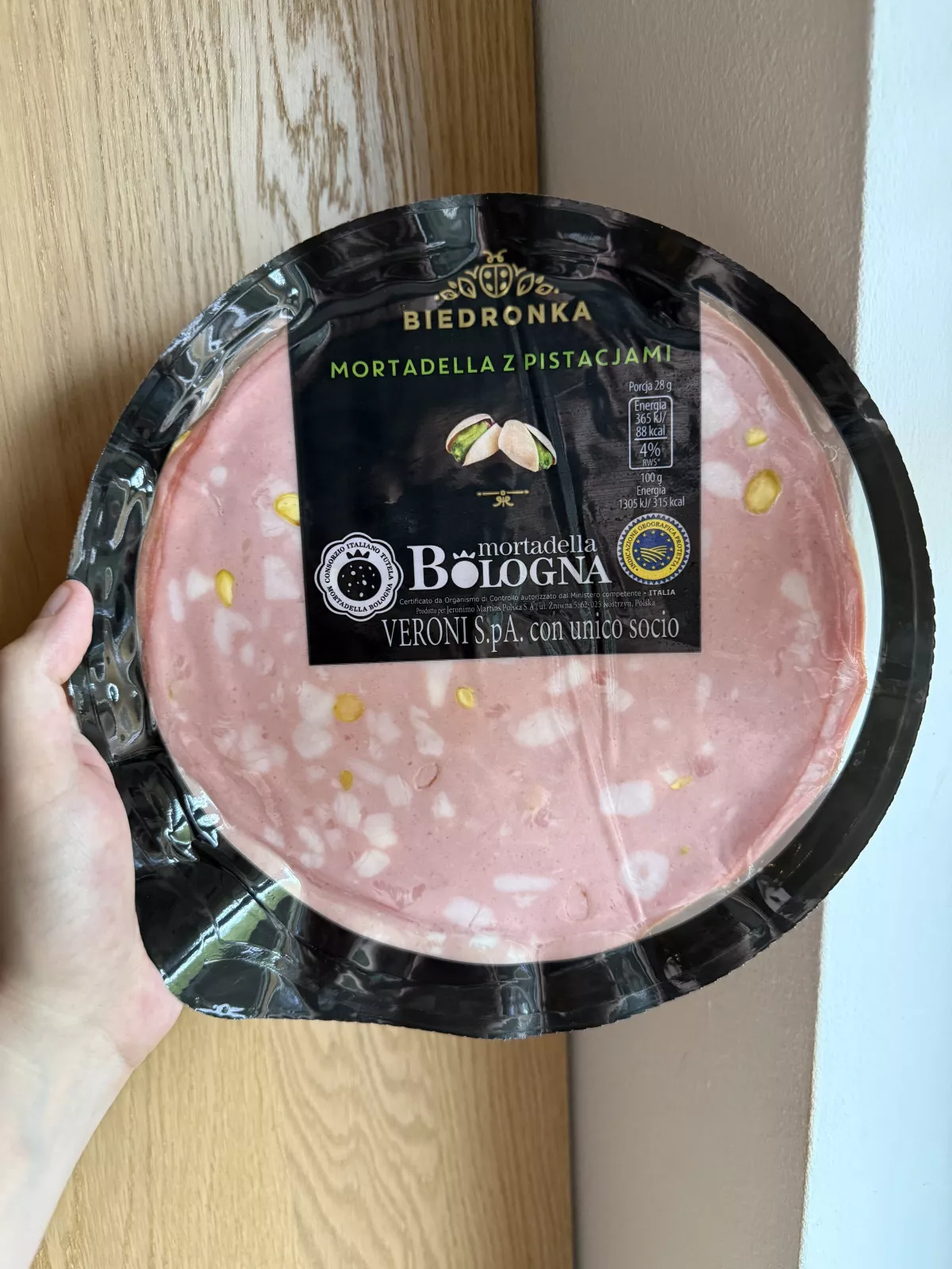 Biedronka Mortadella Bologna z pistacjami | 140g