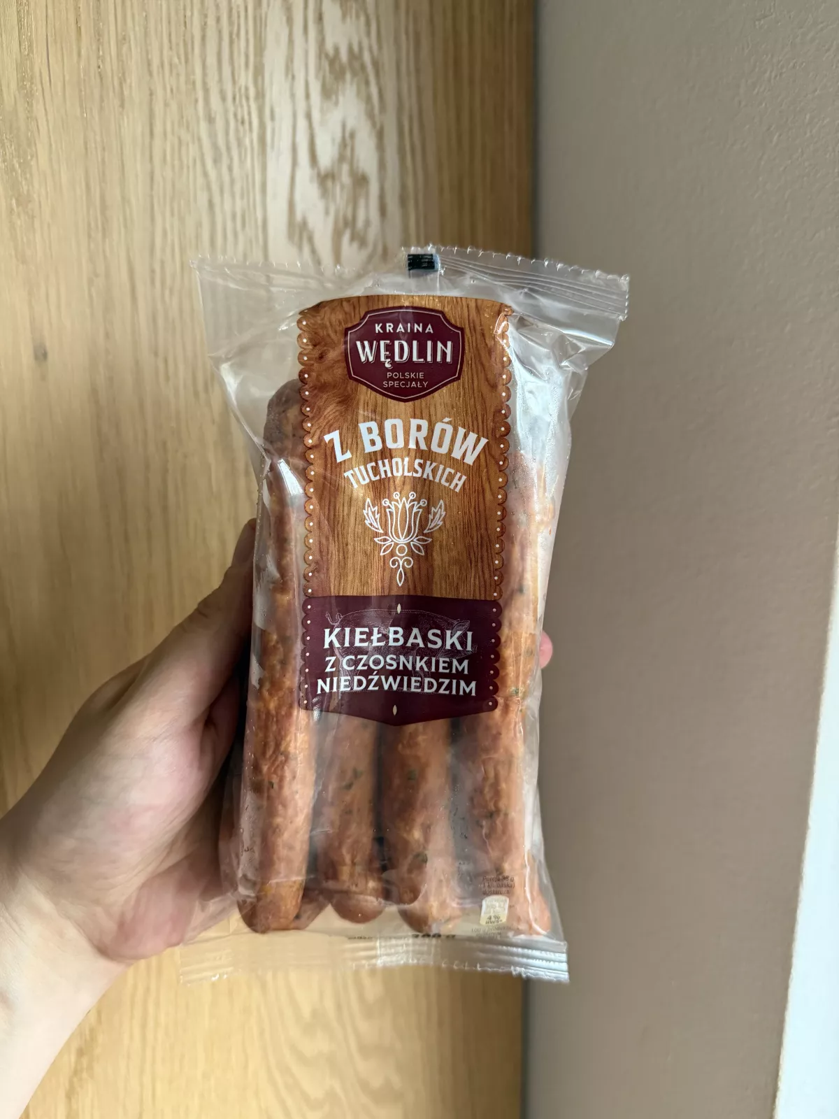 Kraina Wędlin Kiełbaski z czosnkiem niedźwiedzim Z Borów Tucholskich | 300g