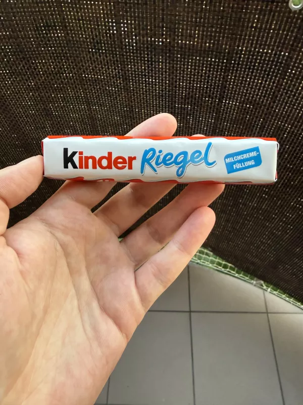Kinder Riegel / Baton z mlecznej czekolady z nadzieniem mlecznym | 21g