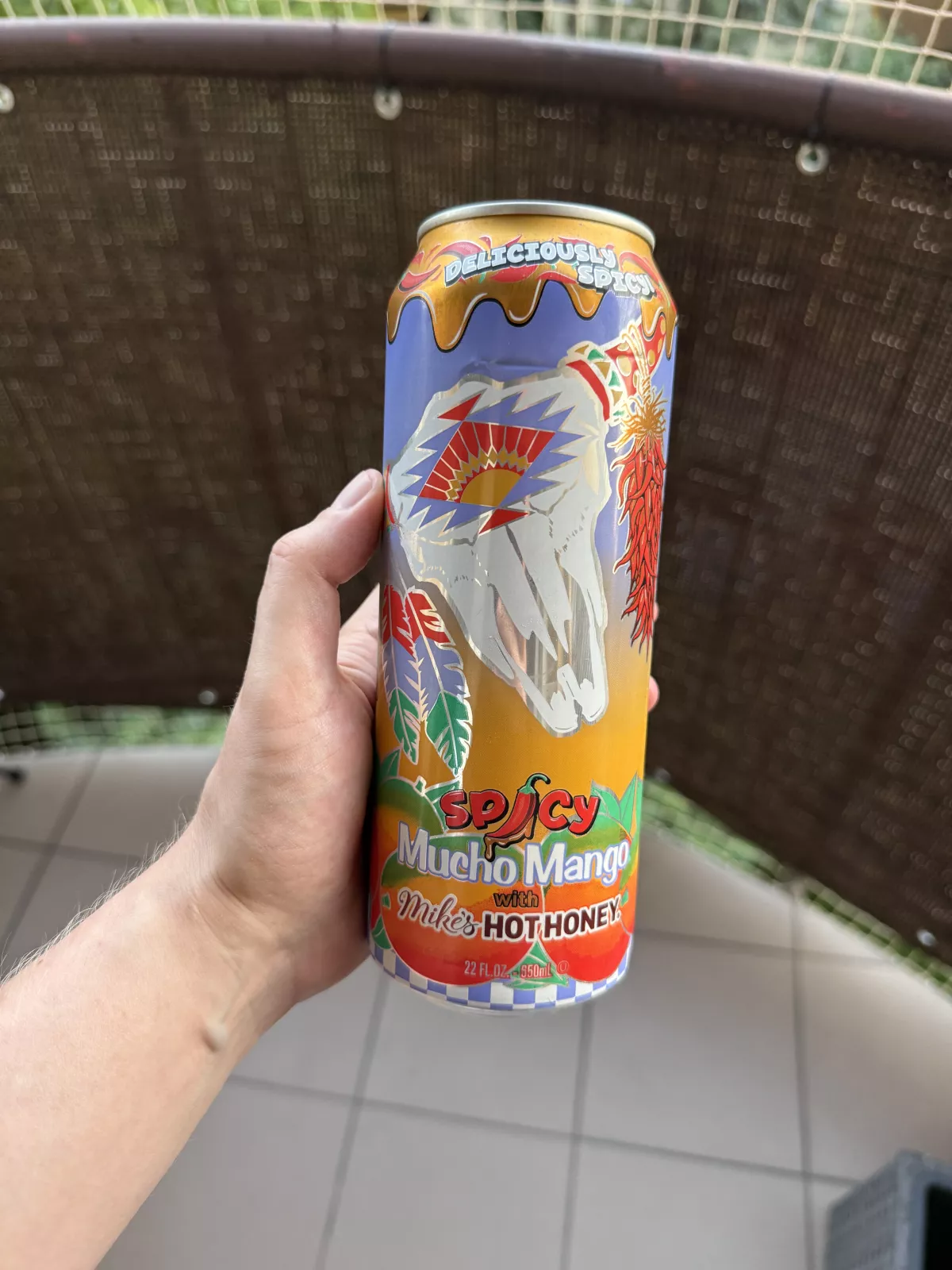 AriZona Spicy Mucho Mango with Mike’s Hot Honey | 650ml