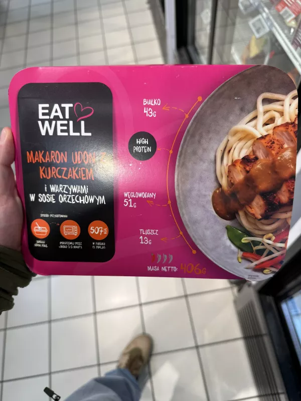 Eat Well Makaron udon z kurczakiem i warzywami w sosie orzechowym | 406g