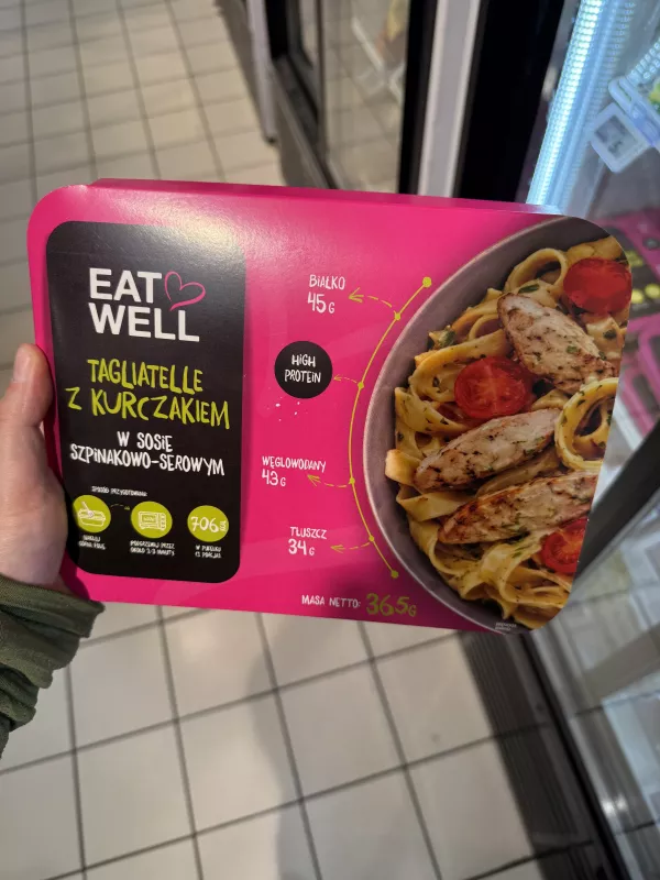 Eat Well Tagliatelle z kurczakiem w sosie szpinakowo-serowym | 365g