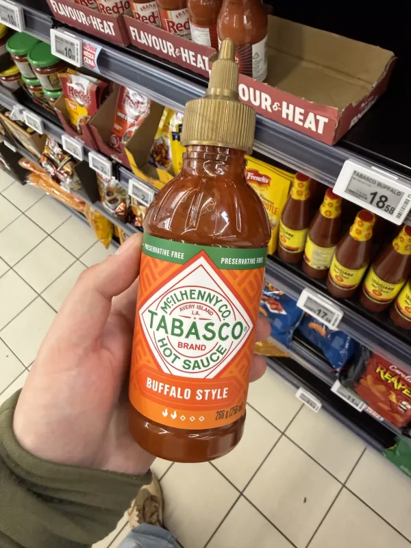 Tabasco Buffalo Style Hot Sauce | 266g / 256ml