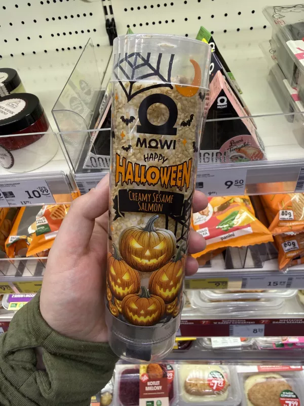 Mowi Sushi Big California Roll Creamy Sesame Salmon (Happy Halloween) | 186g
