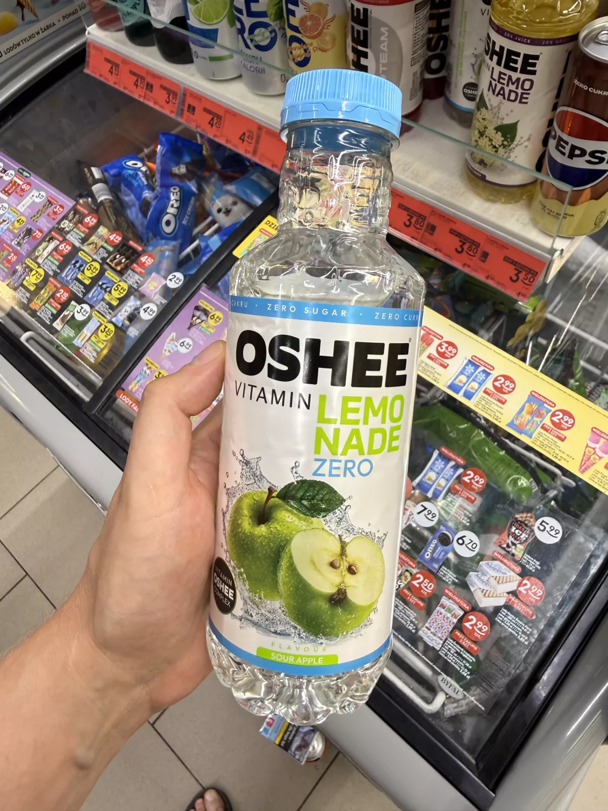 OSHEE Vitamin Lemonade Zero kwaśne jabłko | 555ml
