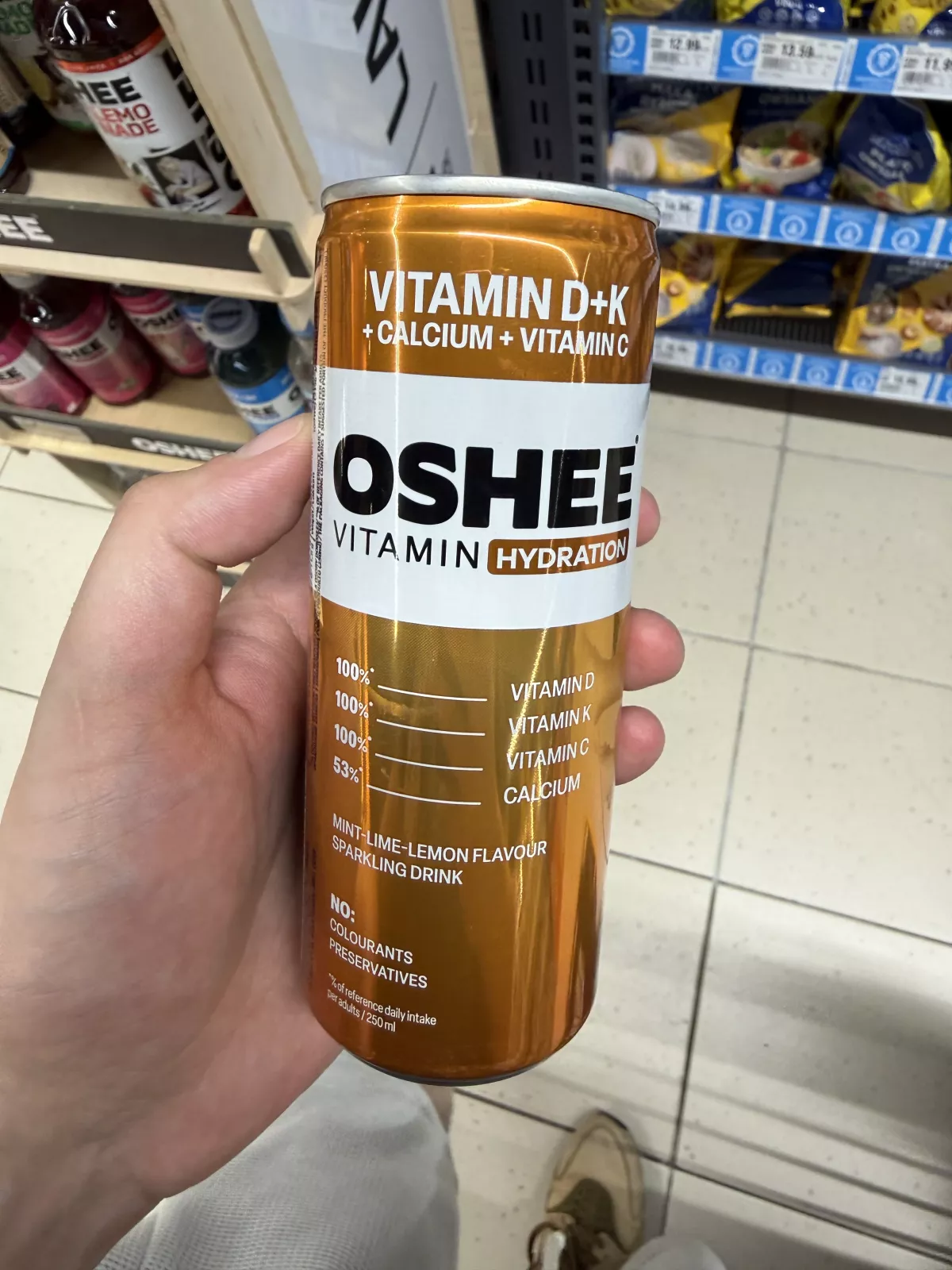 Oshee Vitamin Hydration Witamina D+K + Wapń + Witamina C mięta-limonka-cytryna | 250ml