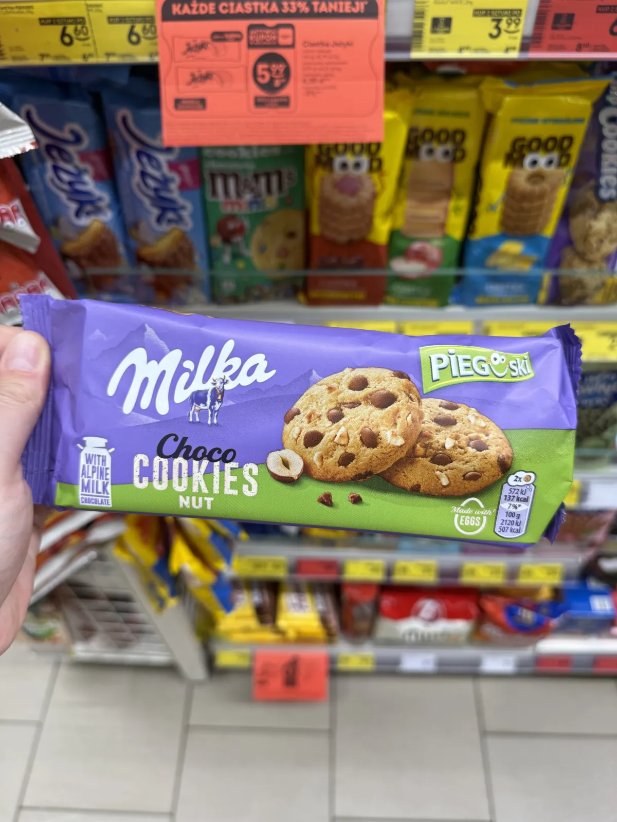 Milka Pieguski Choco Cookies Nut Ciasteczka z kawałkami czekolady mlecznej i orzechami | 135g