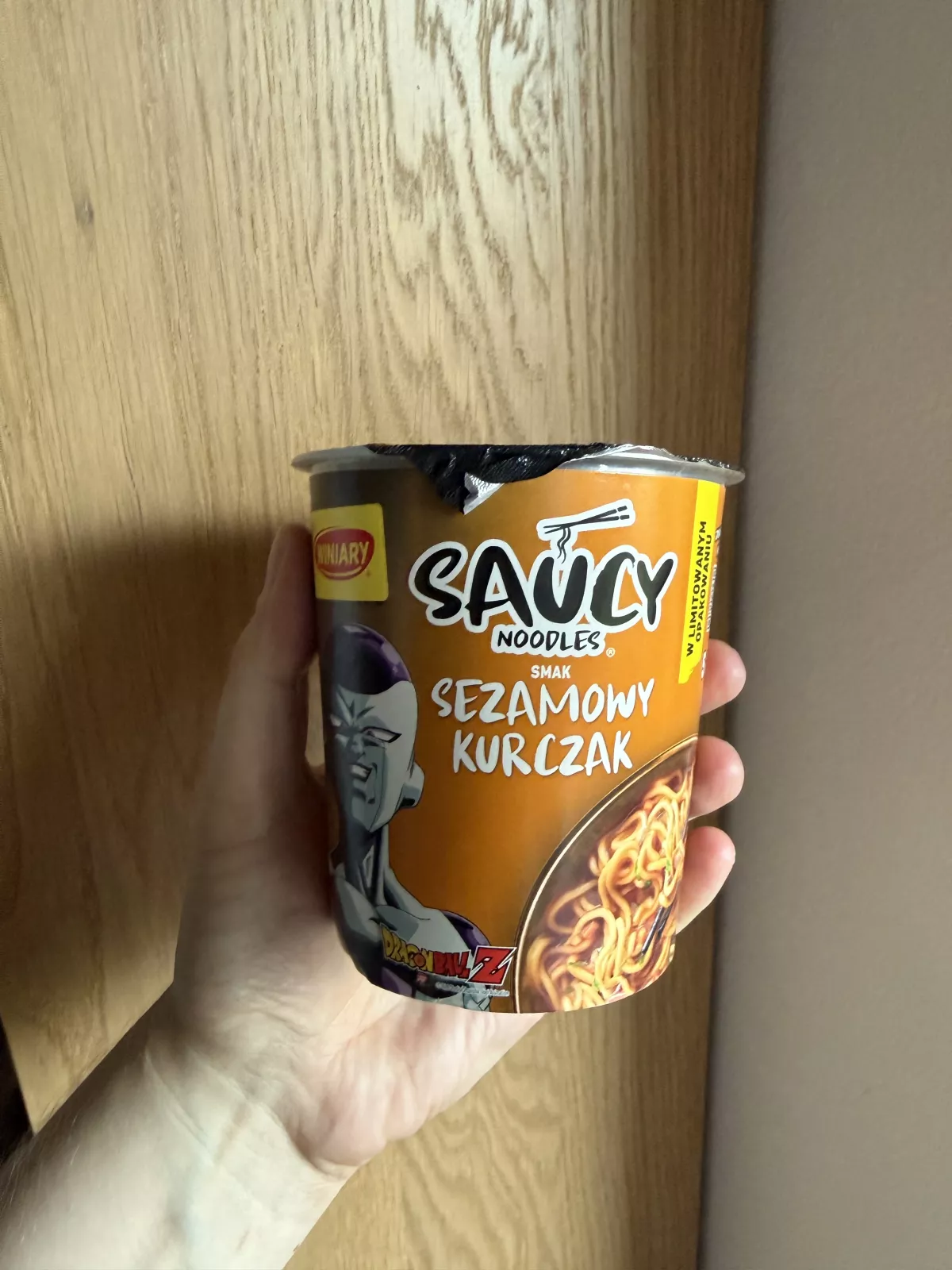 Winiary Saucy Noodles smak Sezamowy Kurczak Dragon Ball Z | 75g