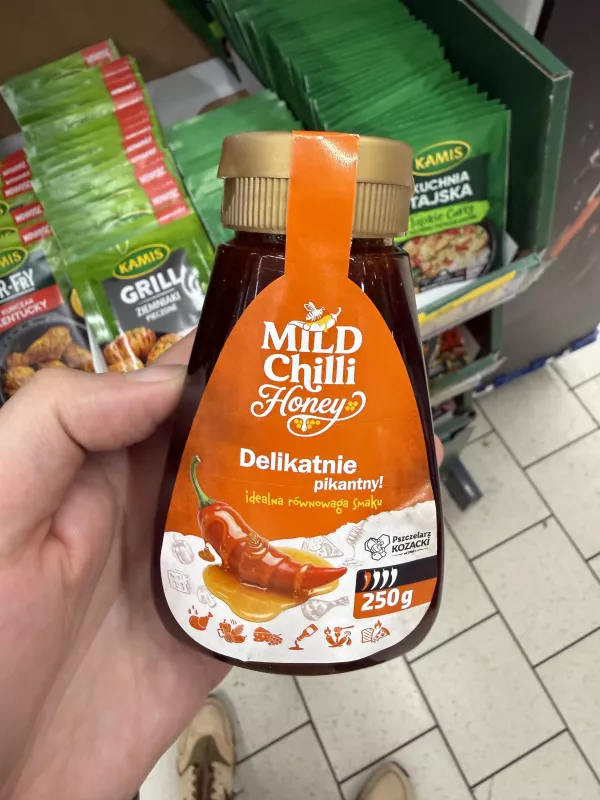 Pszczelarz Kozacki Mild Chilli Honey delikatnie pikantny miód z chili i przyprawami | 250g
