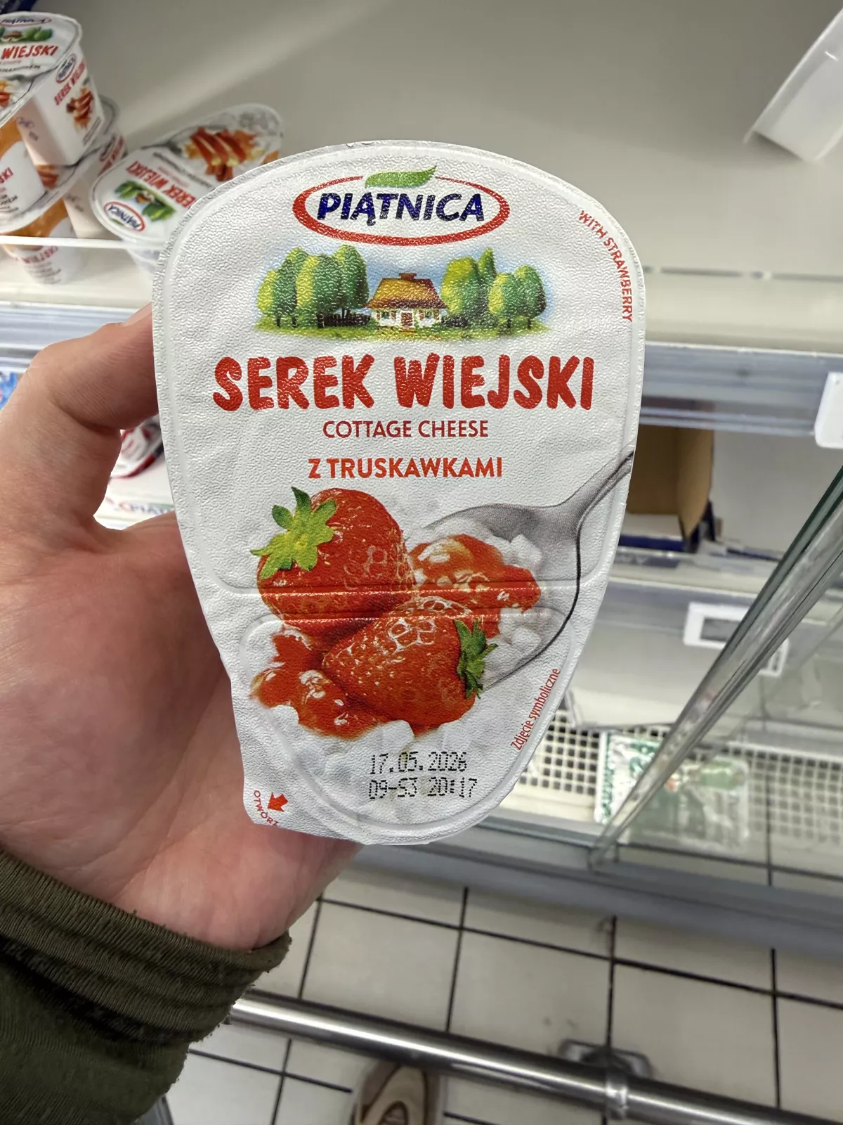Piątnica Serek wiejski z truskawkami | 150g