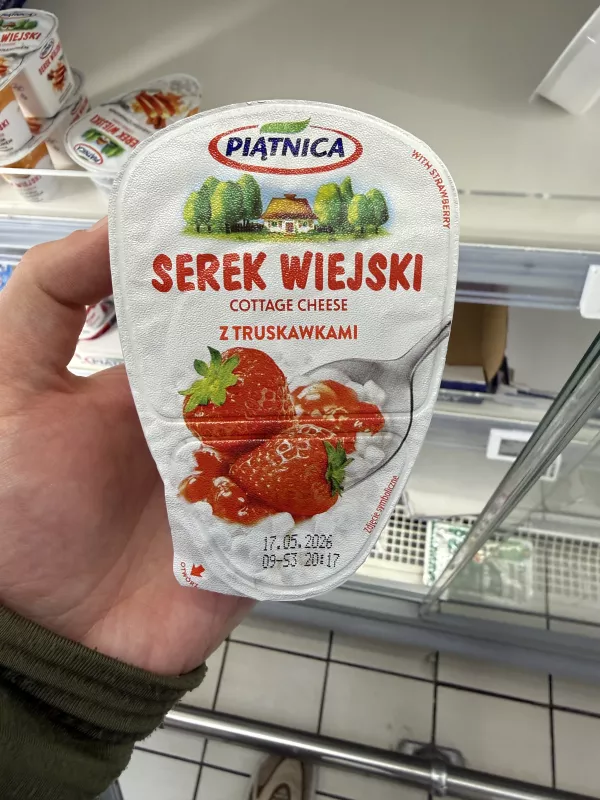 Piątnica Serek wiejski z truskawkami | 150g